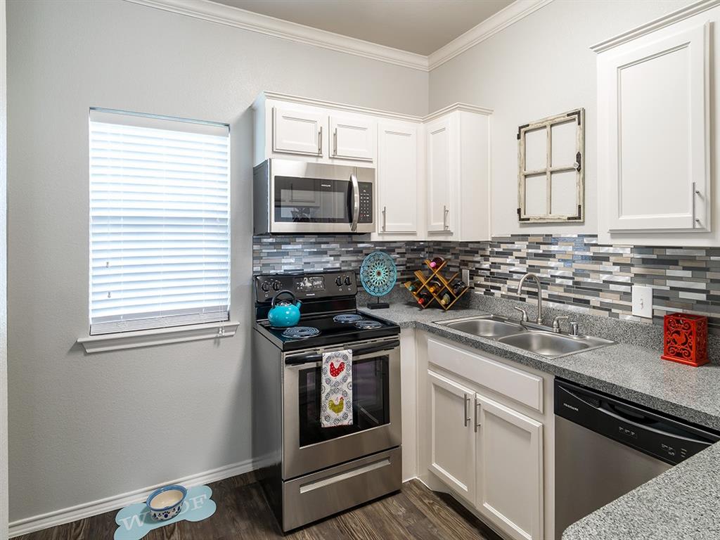 Residences at Holly Oaks – photo 1 of 24