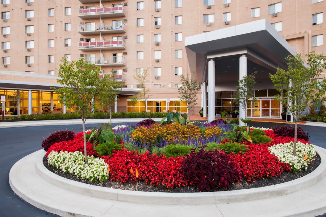 Hummingbird Pointe &amp; The Gardens – photo 1 of 17
