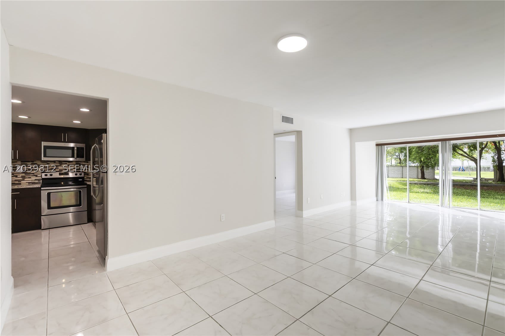 9180 Fontainebleau Blvd – photo 1
