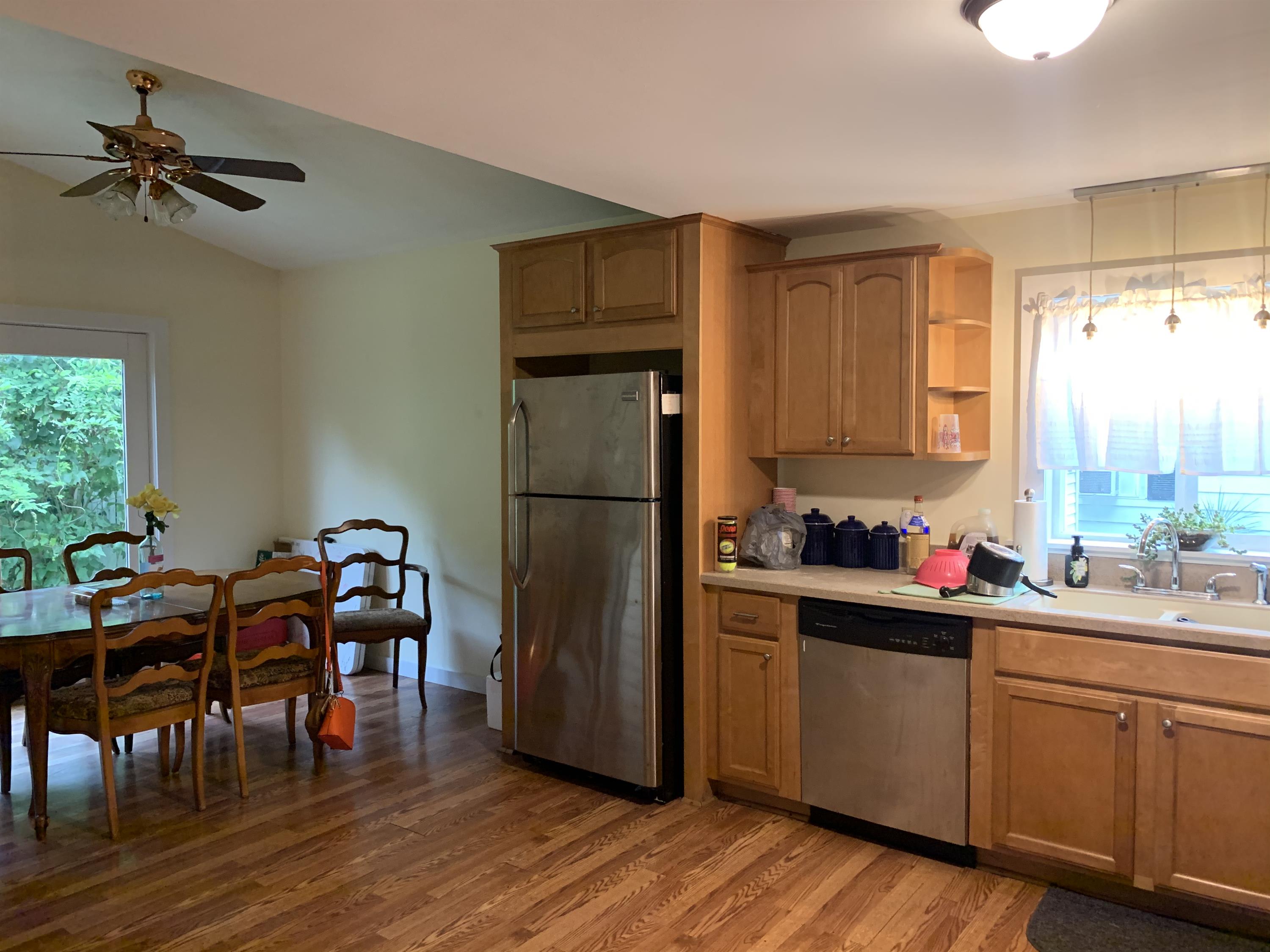 9 Lathrop Street A – photo 1 of 3