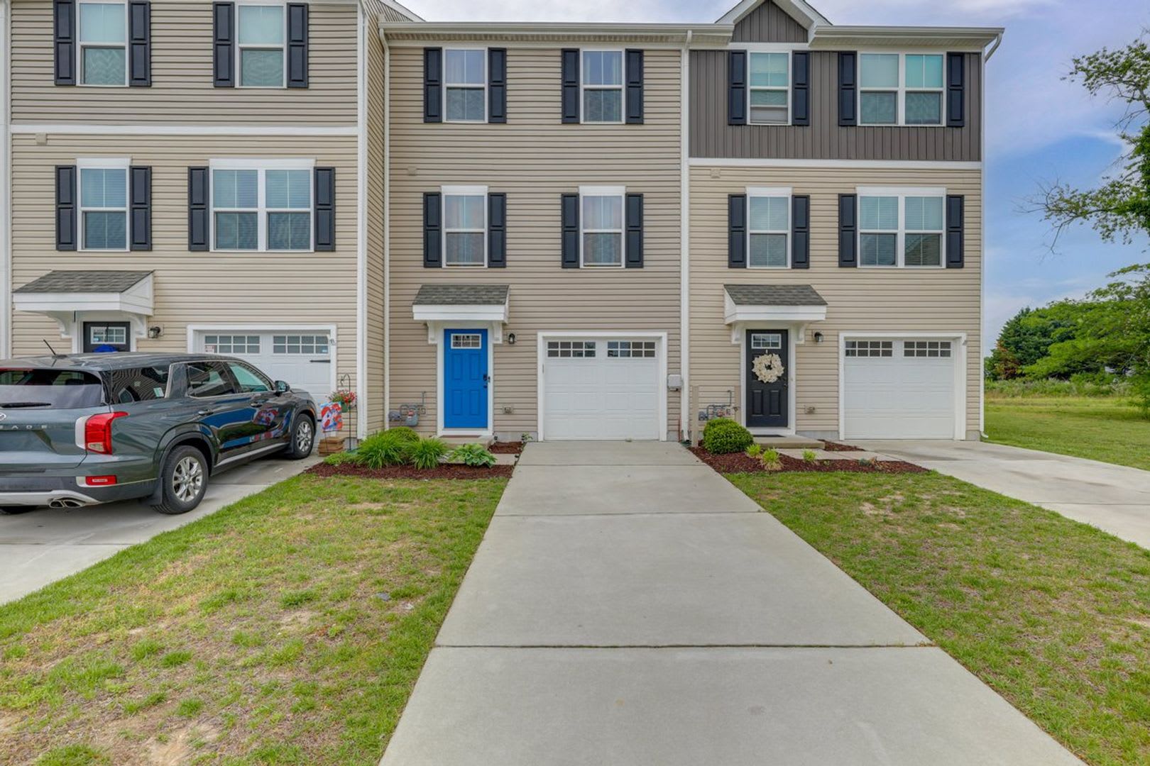 6262 Pebblebrook Dr – photo 1 of 25