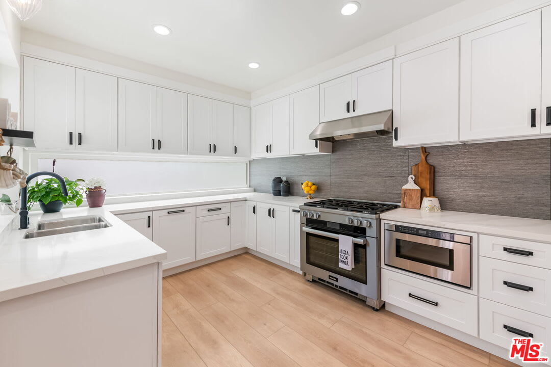 3643 Helms Avenue – photo 1 of 9