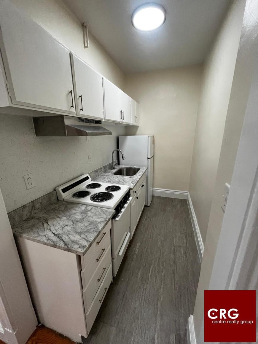 33 Park Dr. – photo 1