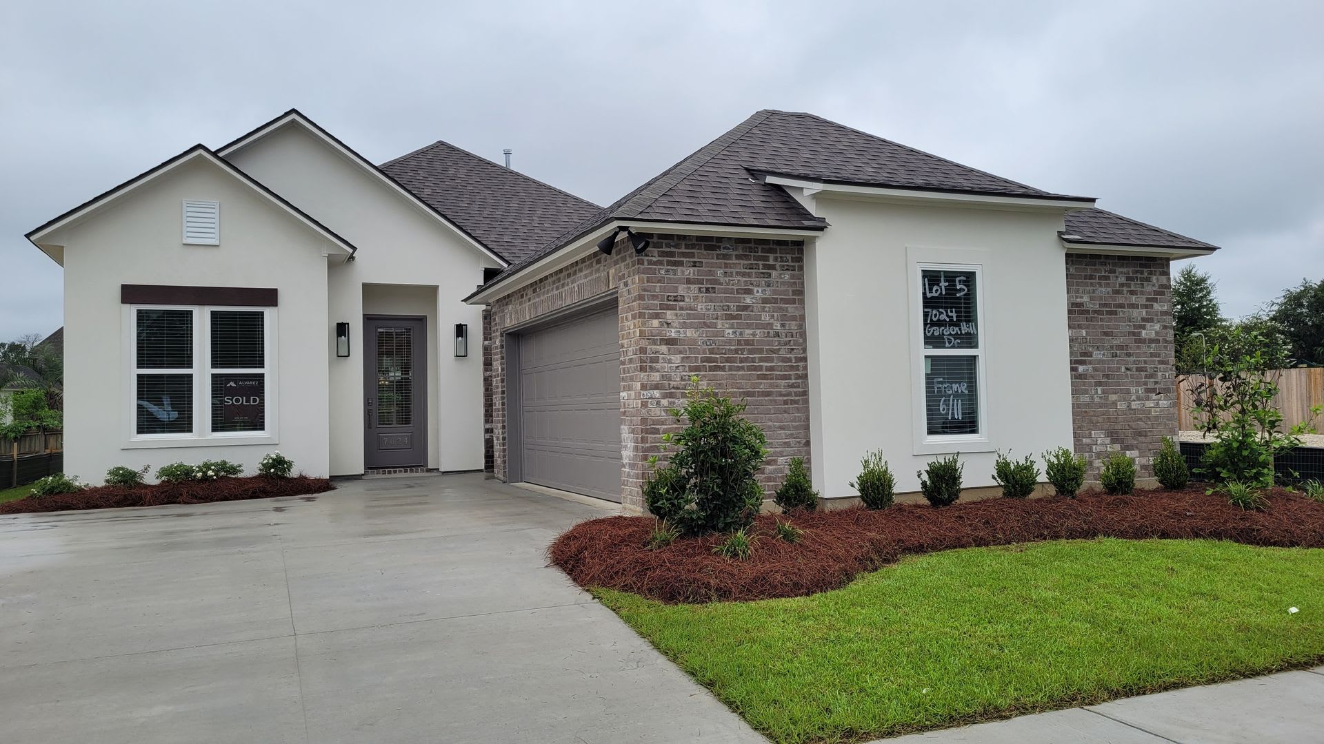 Stunning home in Garden Hill! – photo 1 of 11