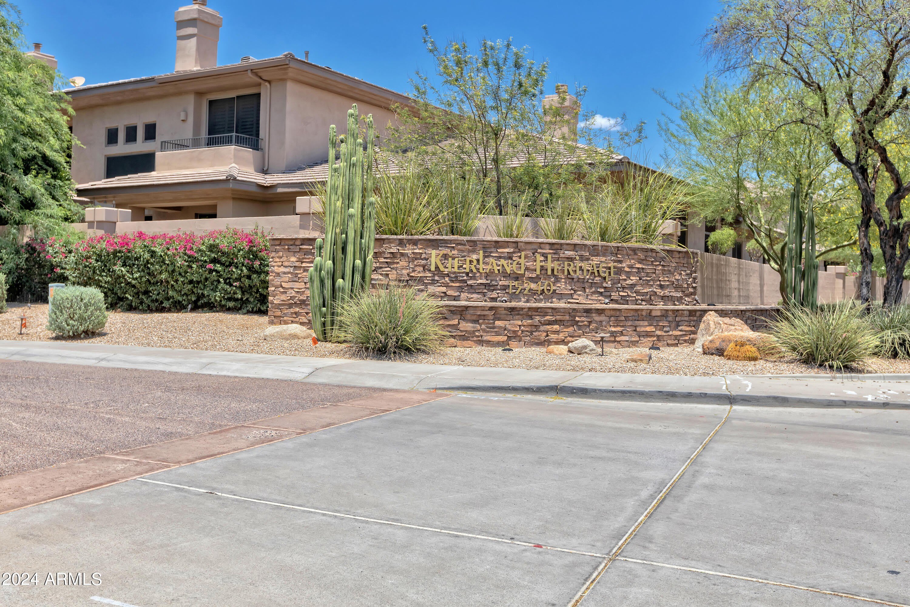 15240 N CLUBGATE Drive – photo 1