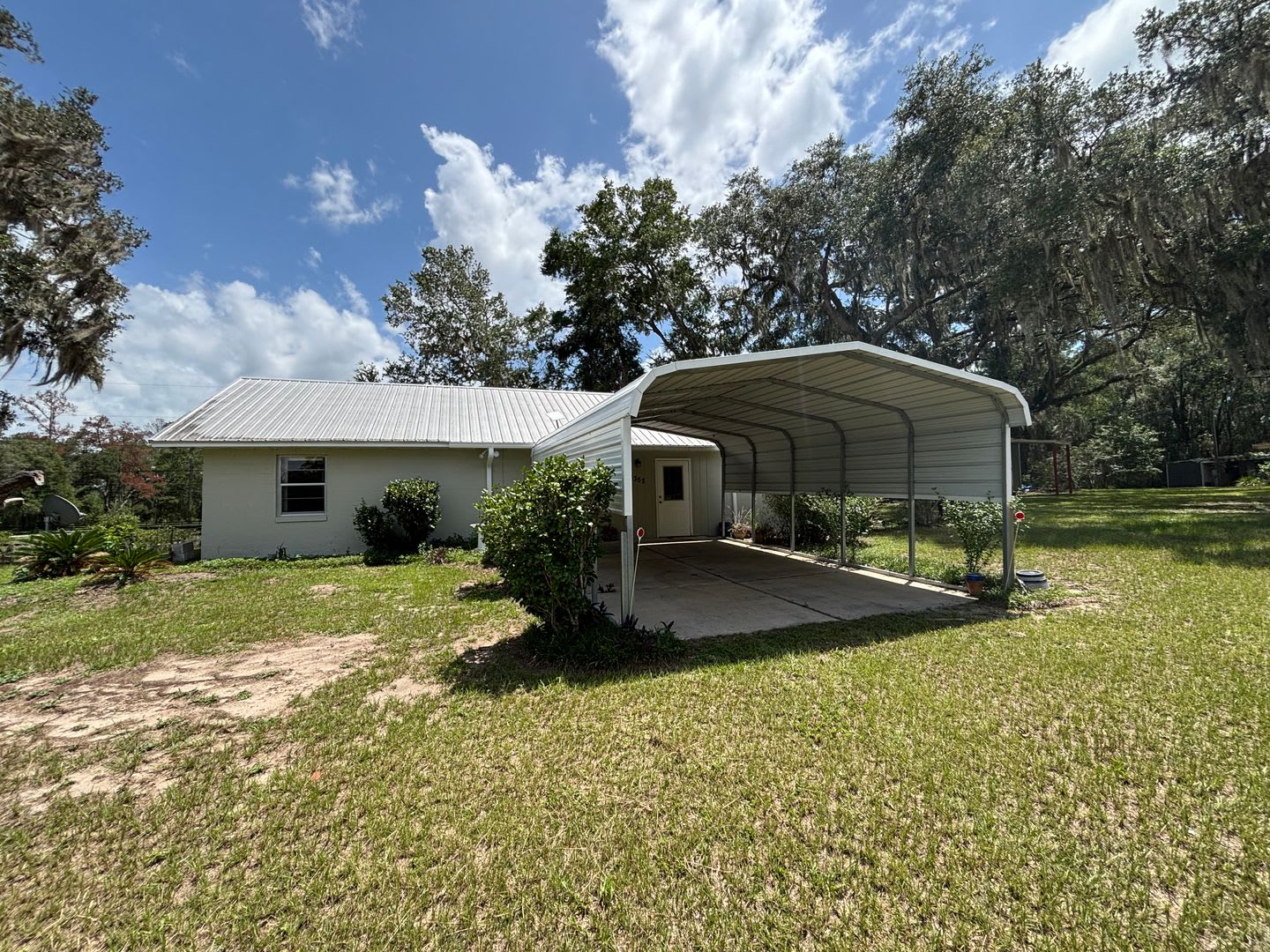 Large 2/2 in the country – photo 1 of 25