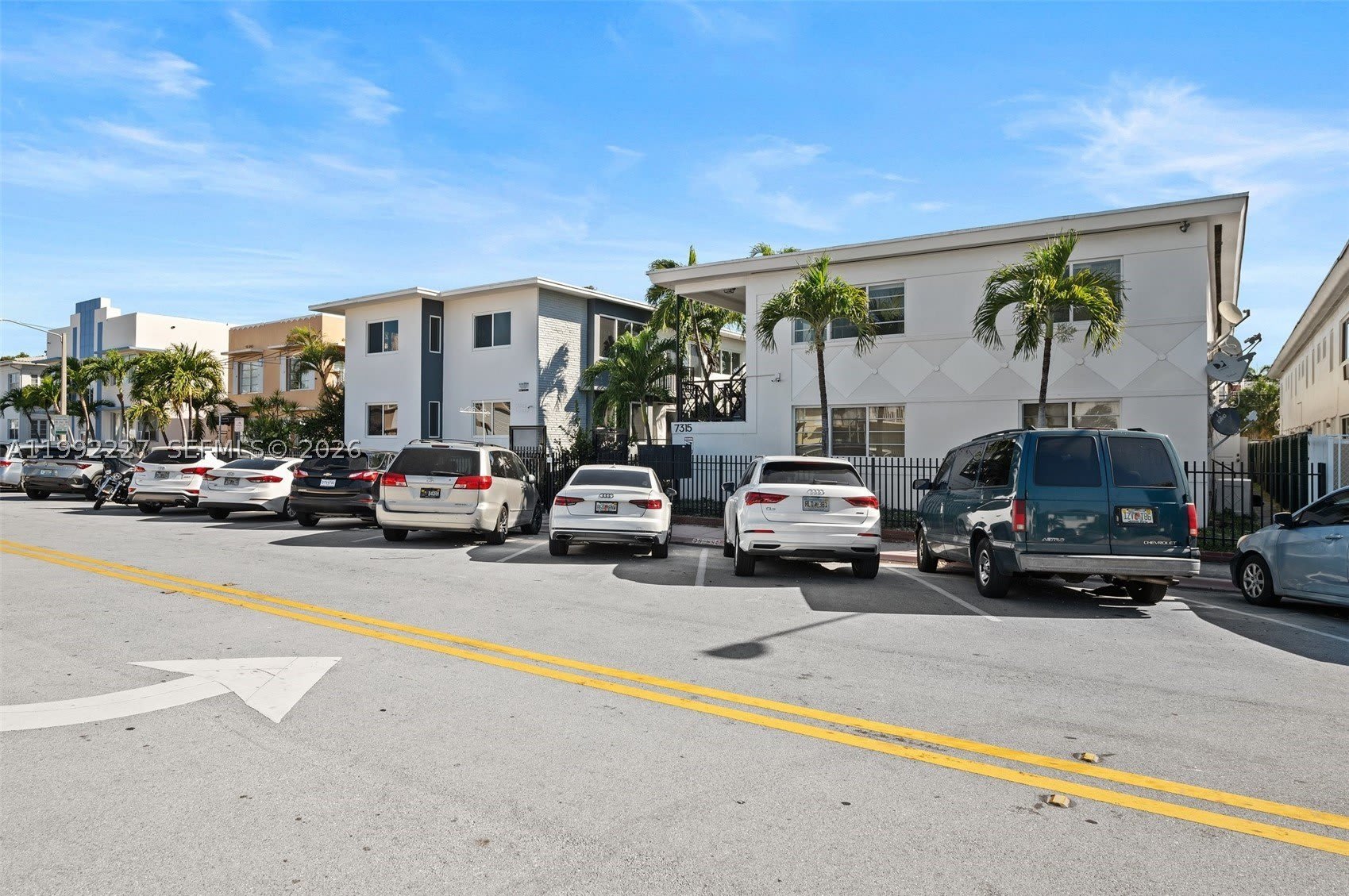 7315 Byron Ave – photo 1