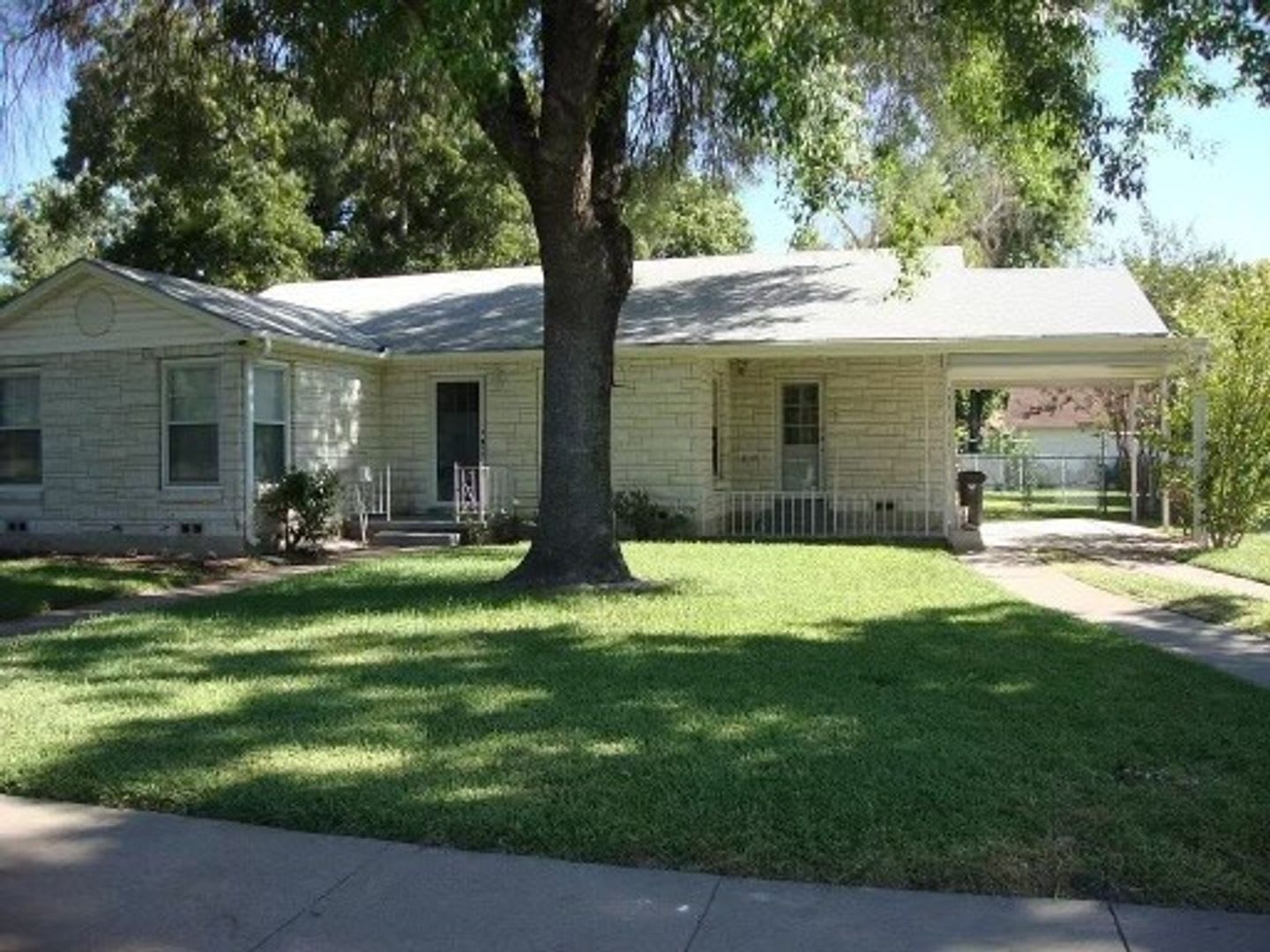3515 E Brookview – photo 1