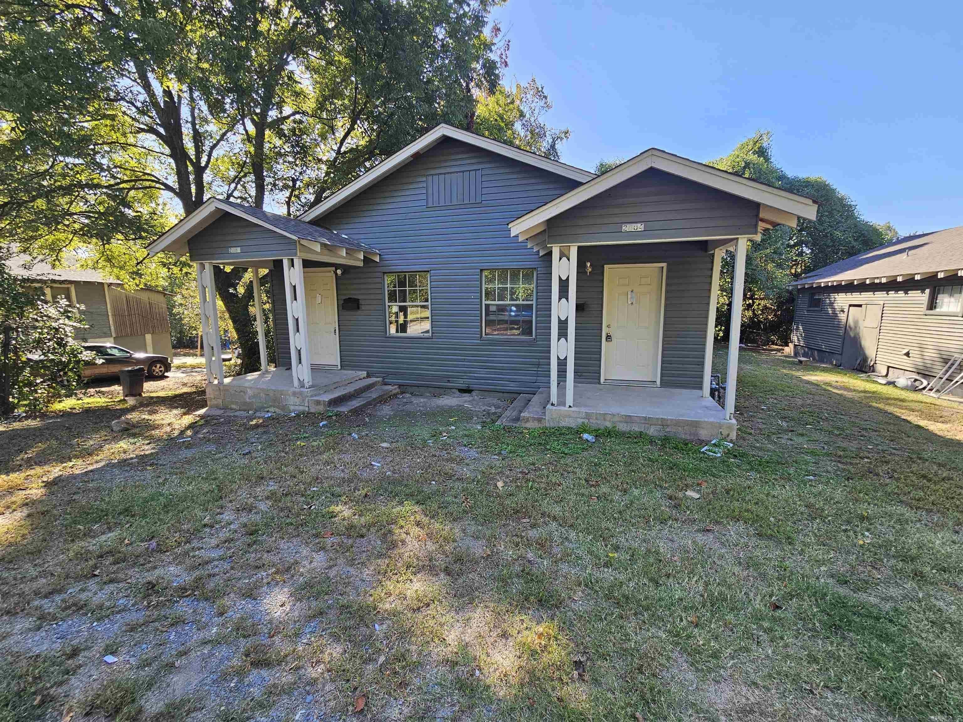 2804 Lincoln Avenue – photo 1 of 6