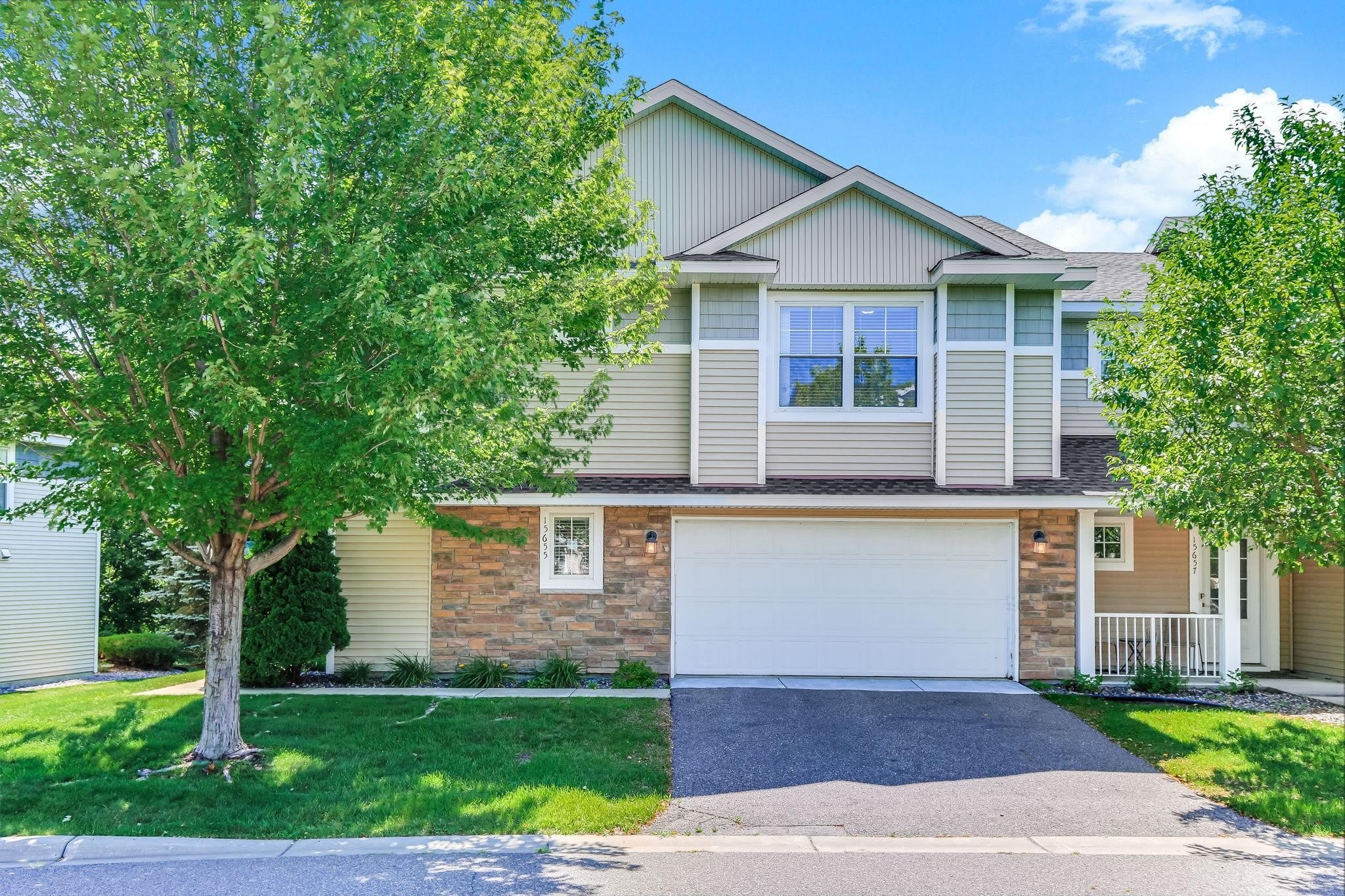 15655 60Th Avenue N – photo 1 of 285