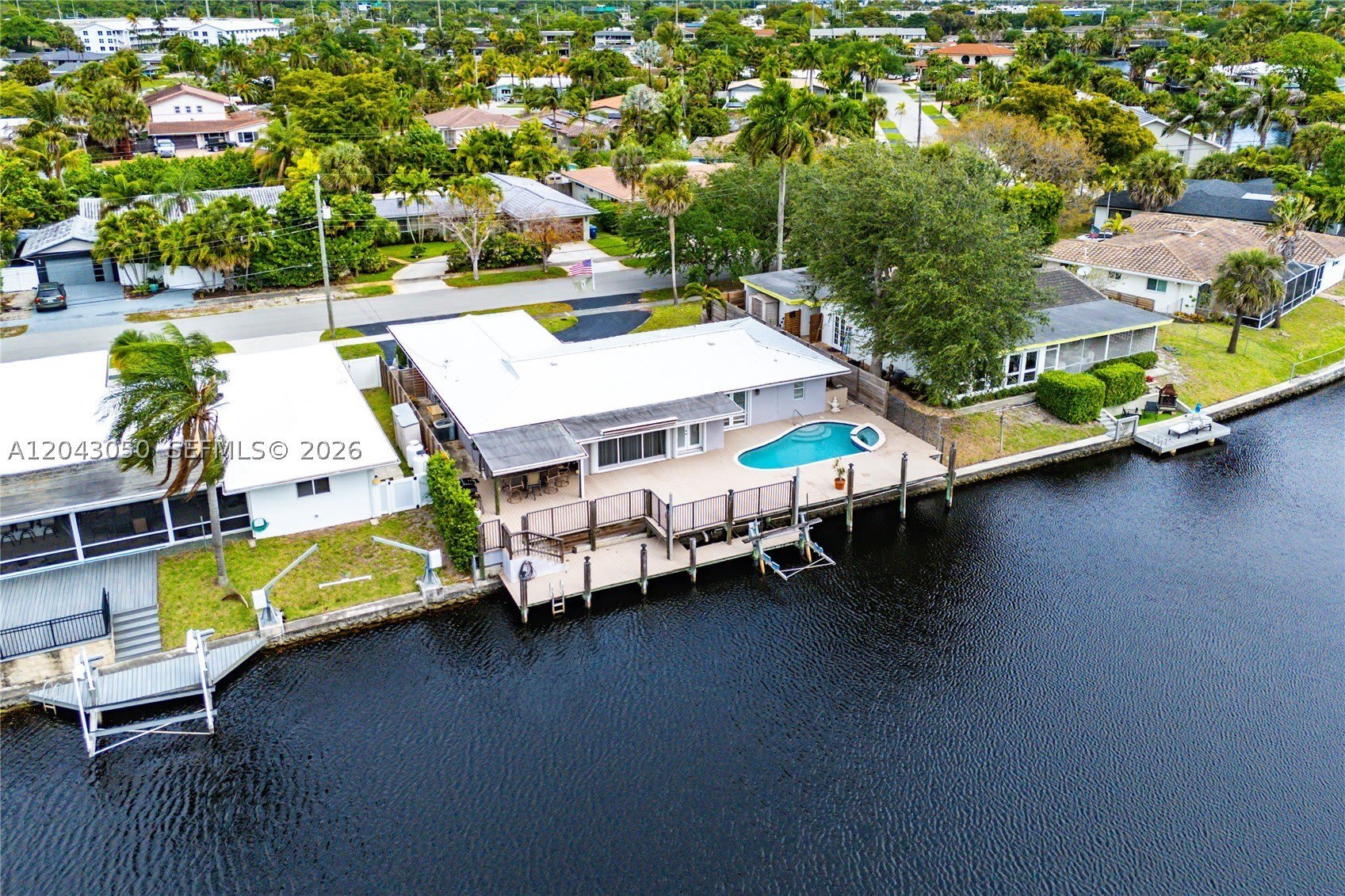 2832 NW 10th Ave – photo 1