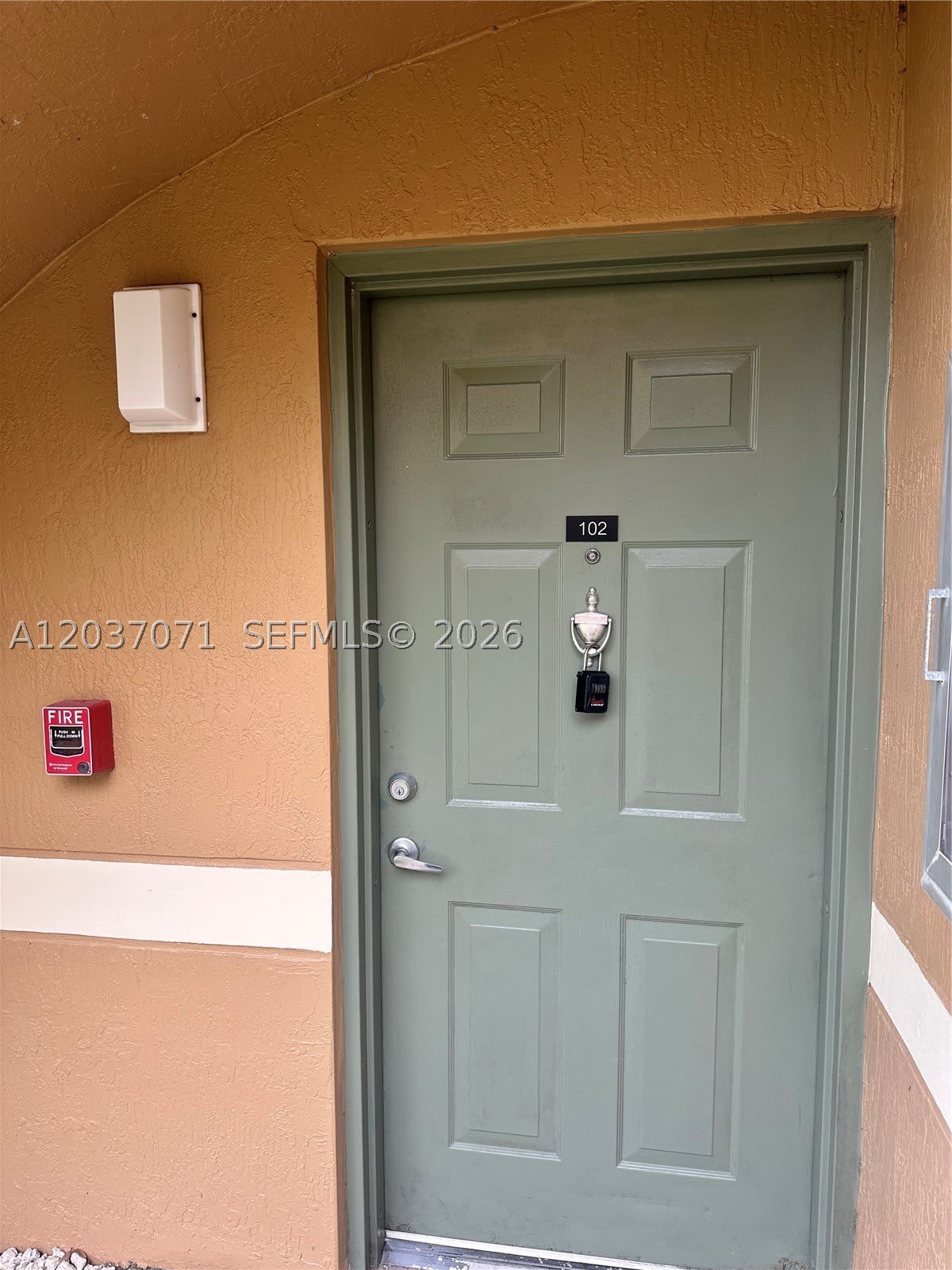 8050 N Nob Hill Rd – photo 1