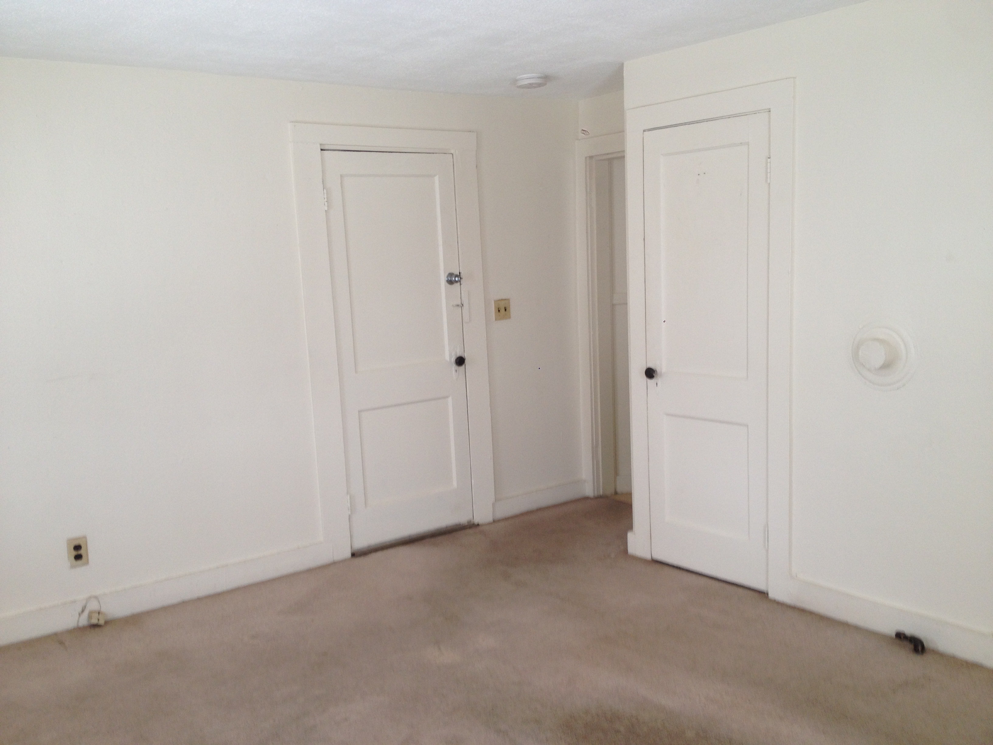 100 Howe St Apt 2 – photo 1 of 2