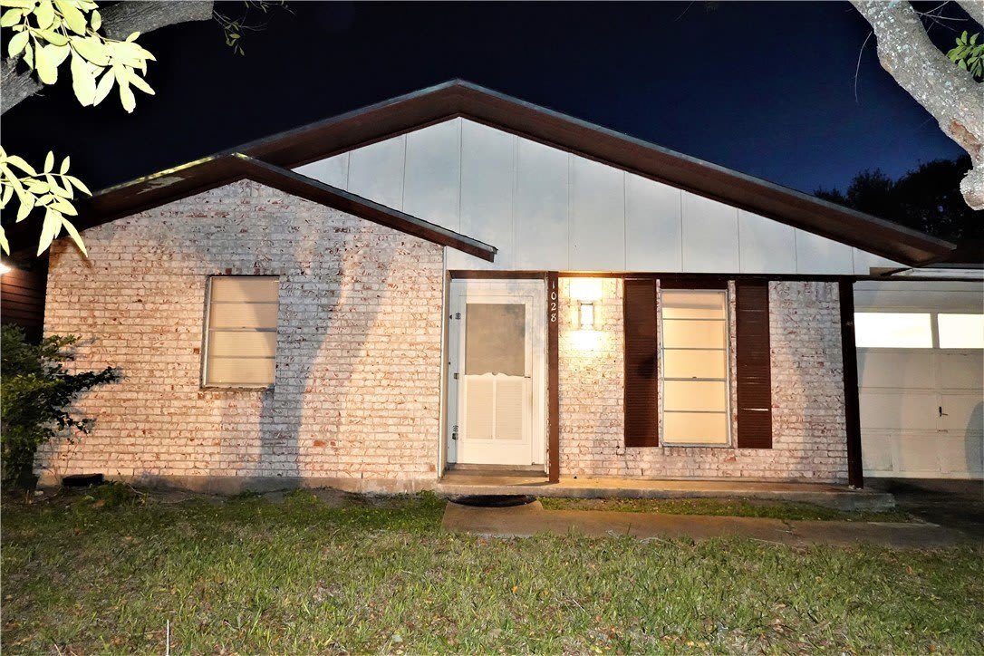 1028 Starlite Drive – photo 1 of 10