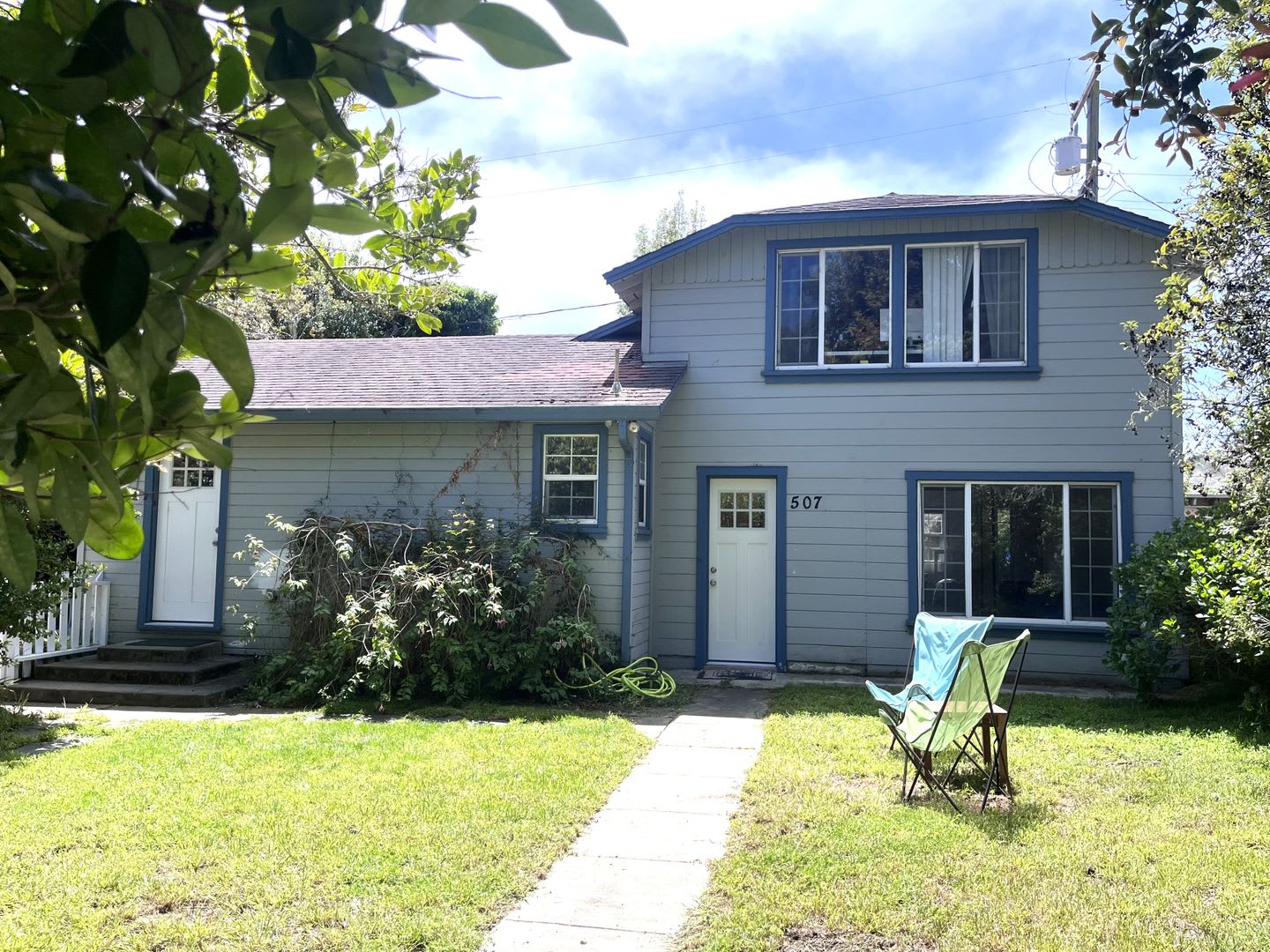 Fully Furnished- 2 bedroom/ 2 bathroom in Seacliff neighborhood walking distance to the beach – photo 1 of 28
