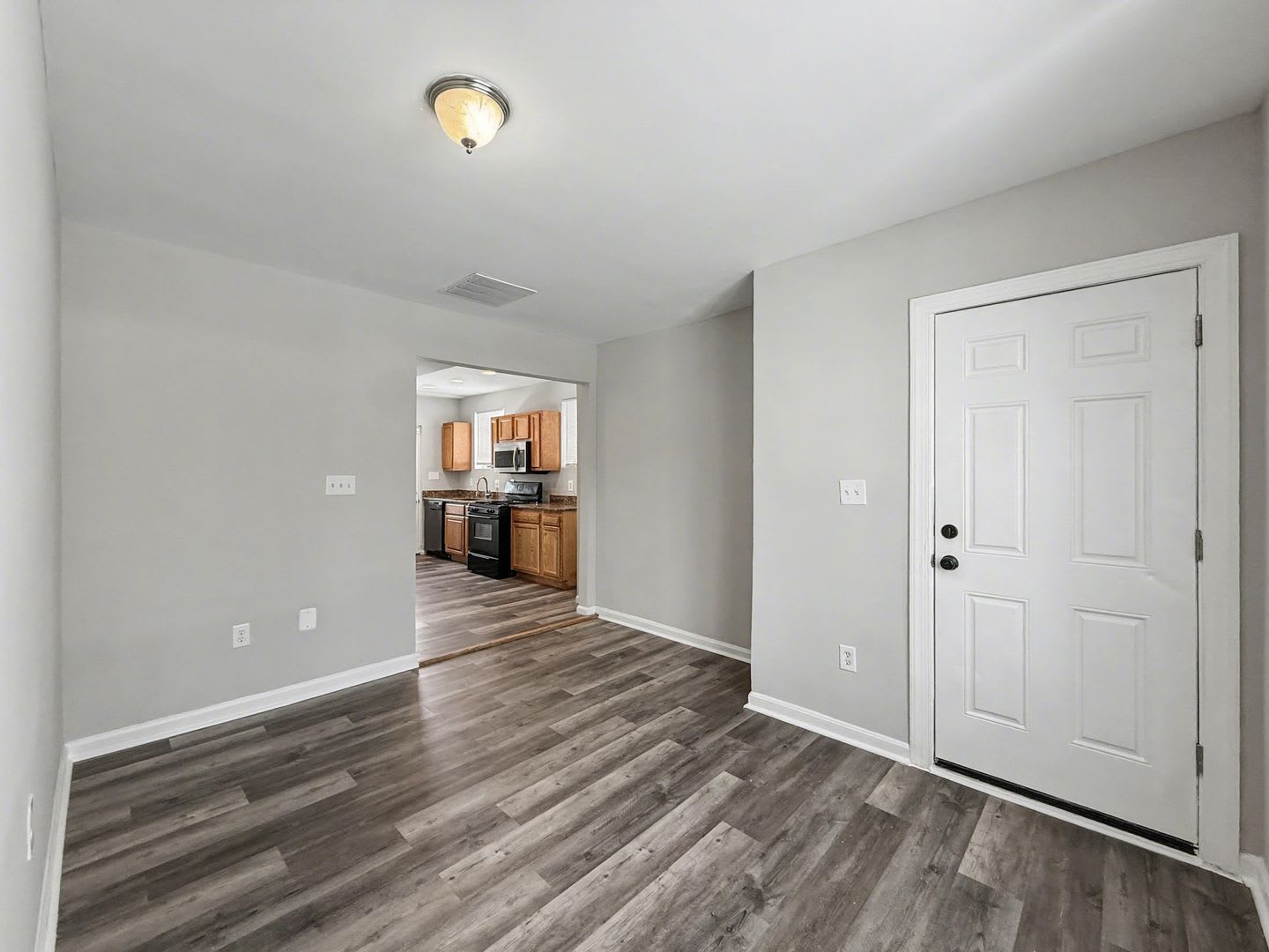 Refreshed 3BD 1BA Home with Parking! – photo 1
