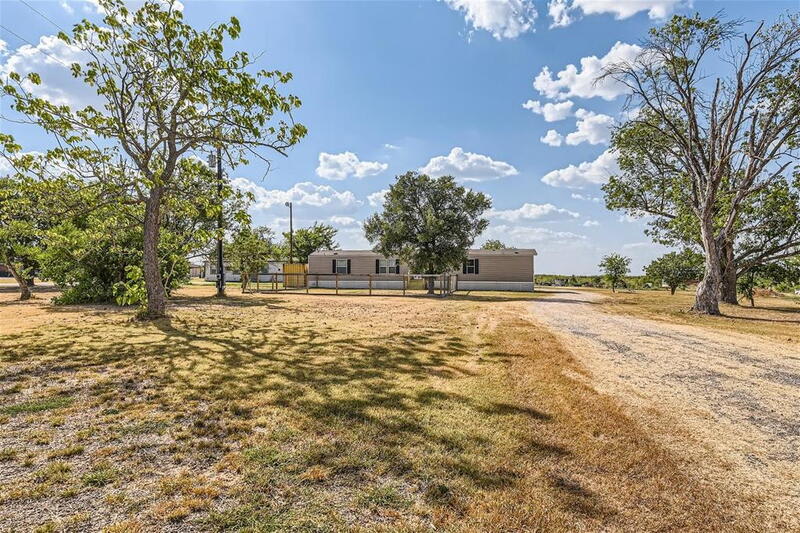 517 Crossroads Drive – photo 1 of 157