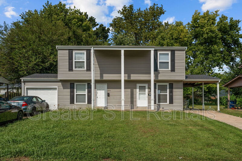 2115 Campus Dr – photo 1 of 34