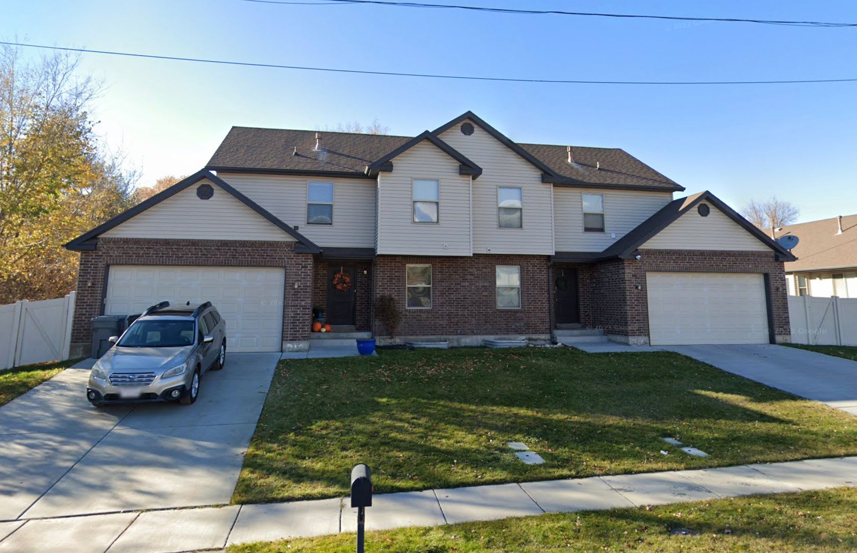 Spacious American Fork Duplex with Garage and Lawn Care Package – photo 1 of 95