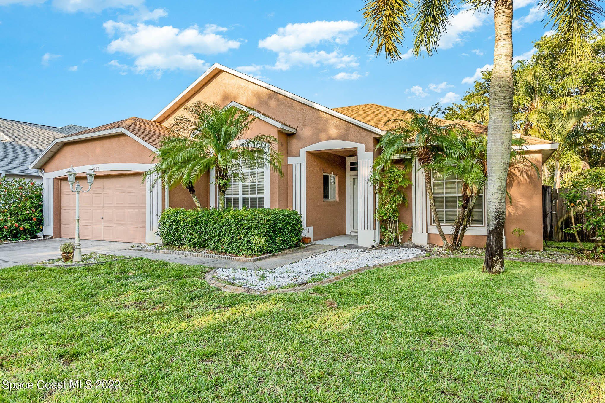 2187 Hedgerow Drive – photo 1