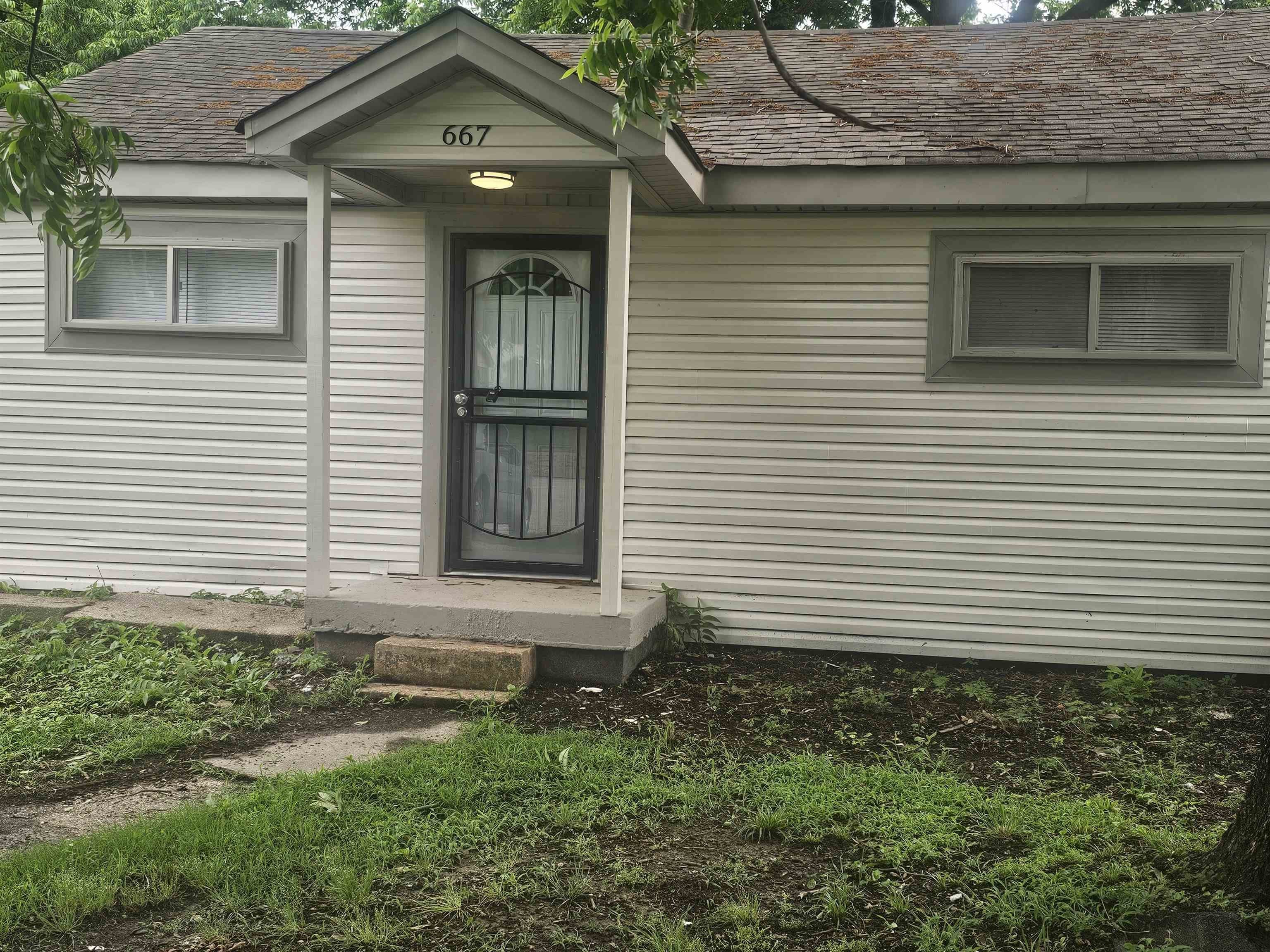 667 MARSH Ave – photo 1