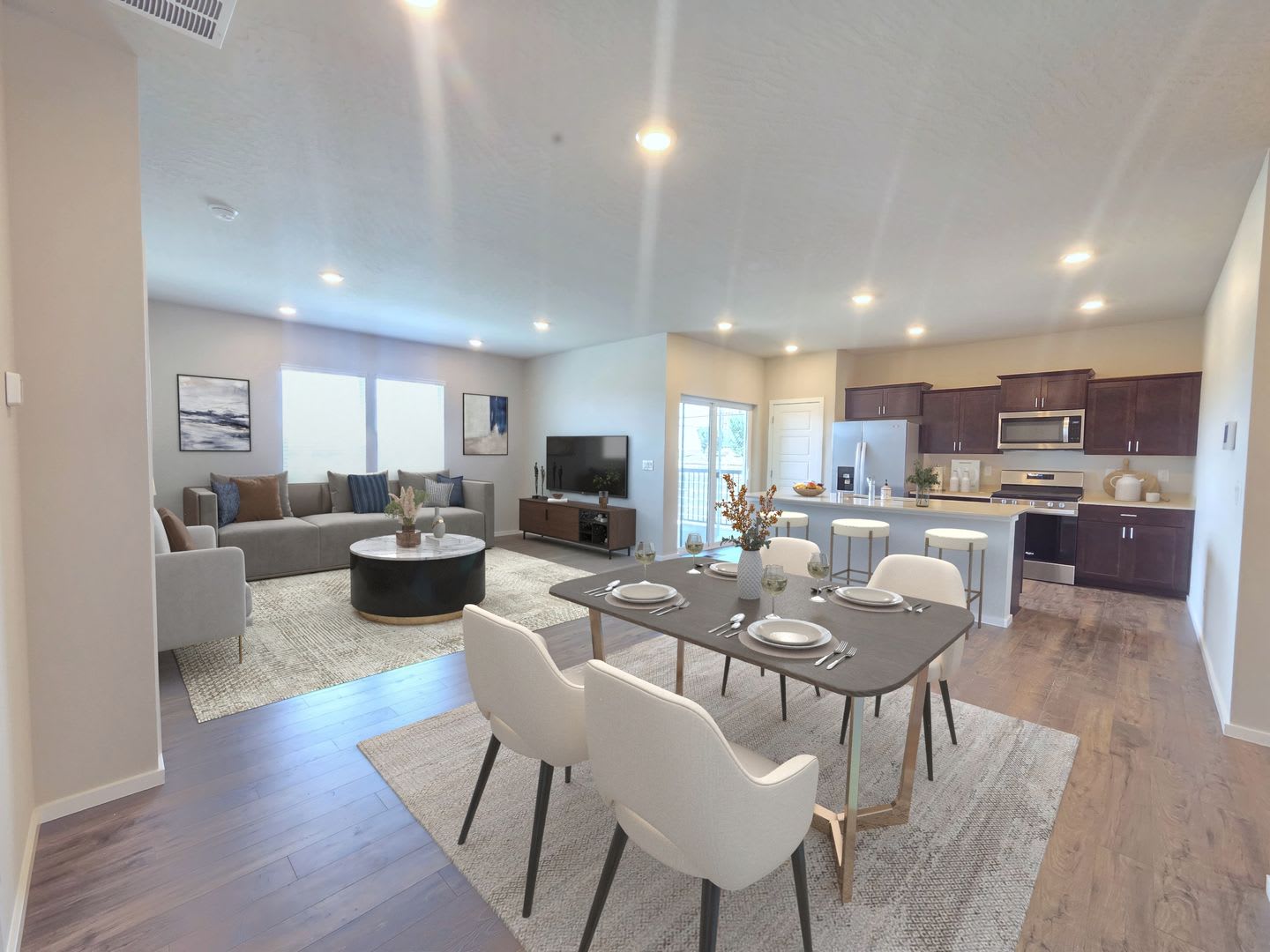 2 700 3 Bed 2 Bath Gorgeous Single Level Home With Beautiful Views – photo 1 of 24