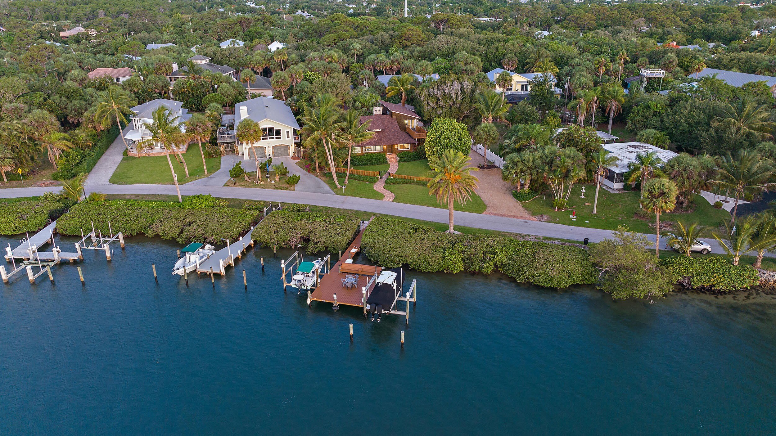 12140 SE Indian River Drive N – photo 1