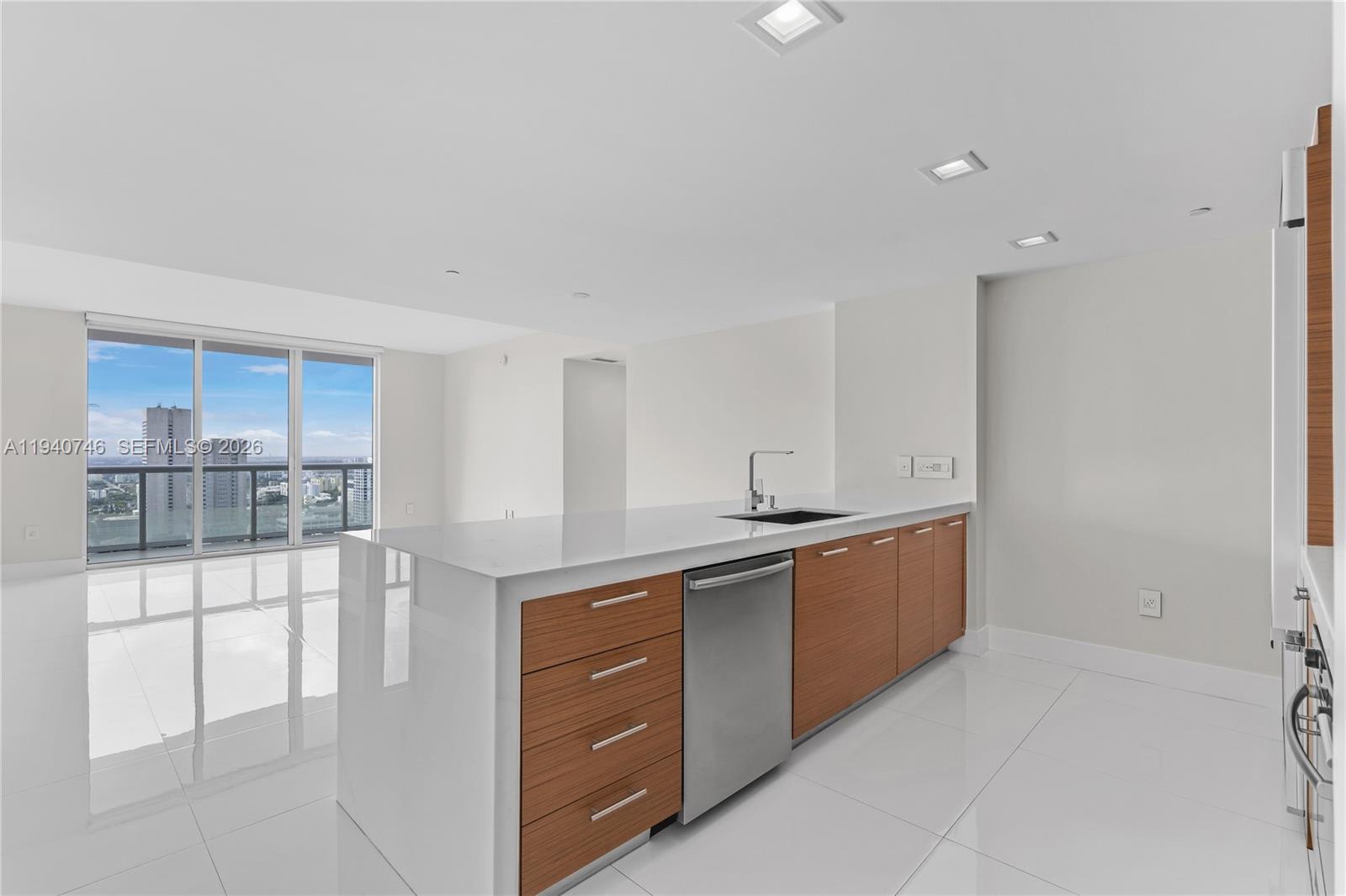 50 Biscayne Blvd – photo 1
