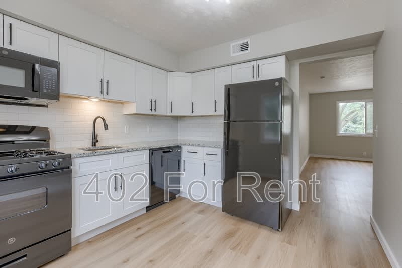 4715 Davenport Street – photo 1