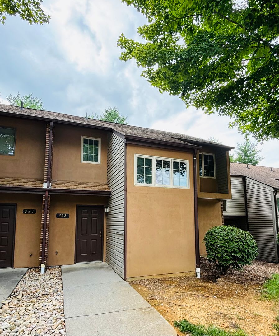 3 Bedroom 2 5 Bath Townhouse – photo 1