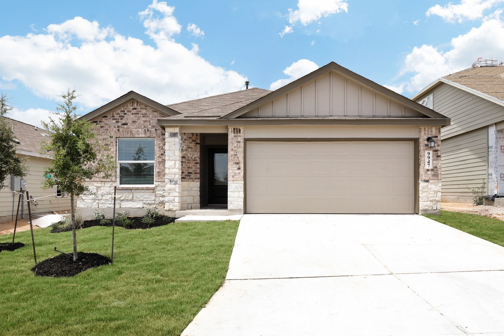 ***MOVE-IN SPECIAL: TWO WEEKS FREE***Spacious Single-Story with Dual Primary Suites – photo 1