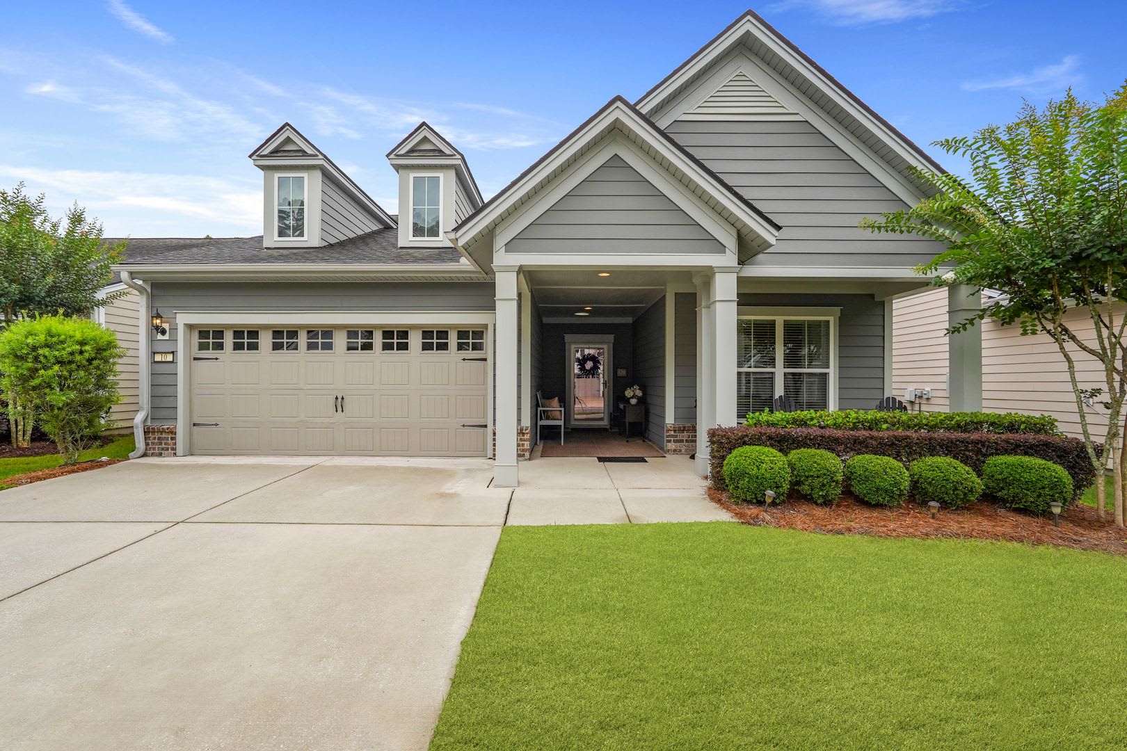 Charming 2 Bedroom Retreat With 2 Baths In The Heart Of Sun City Spacious 2141 Sq Ft – photo 1 of 275
