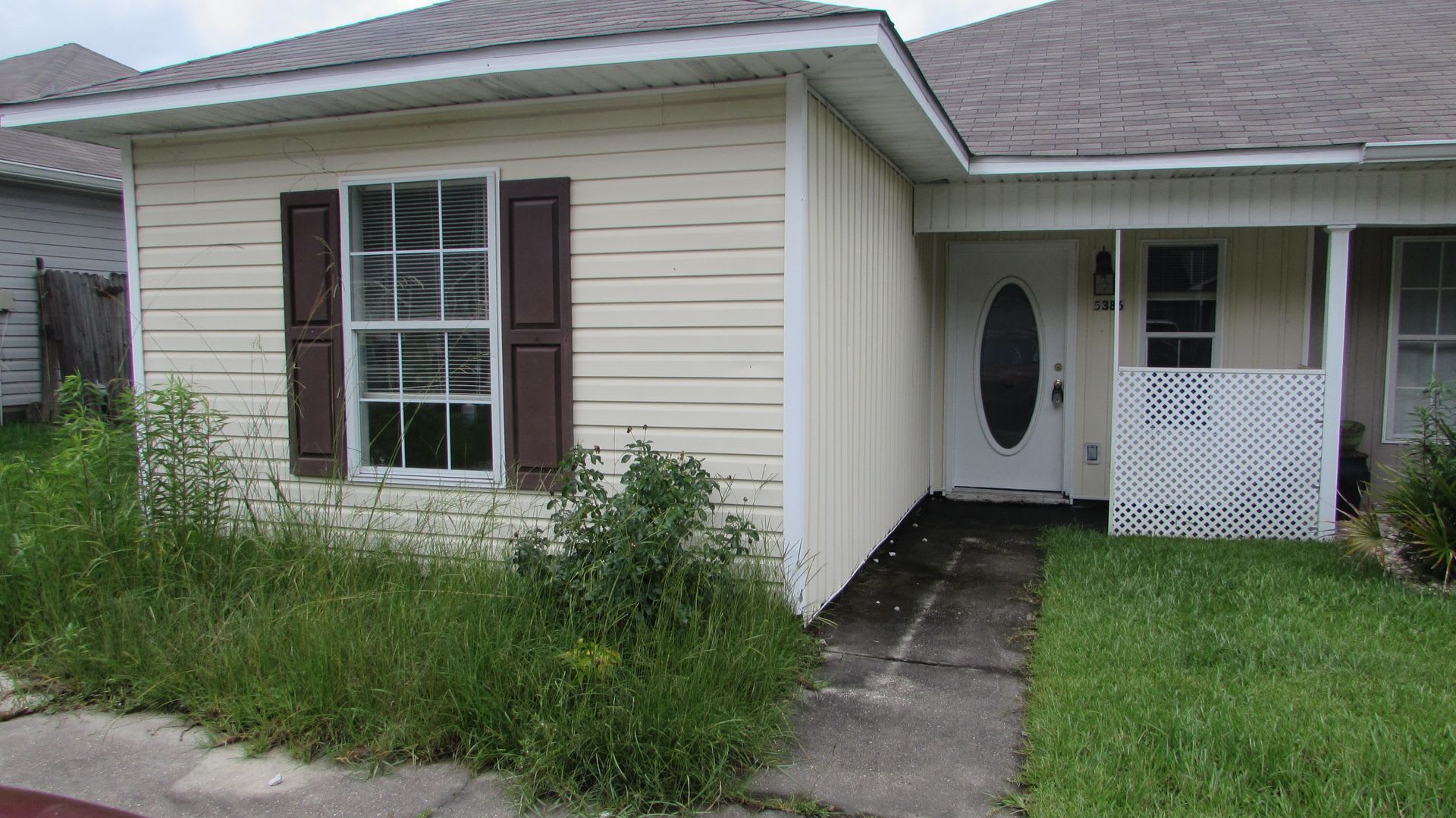 3 Bedroom Duplex Located In D Iberville – photo 1 of 111