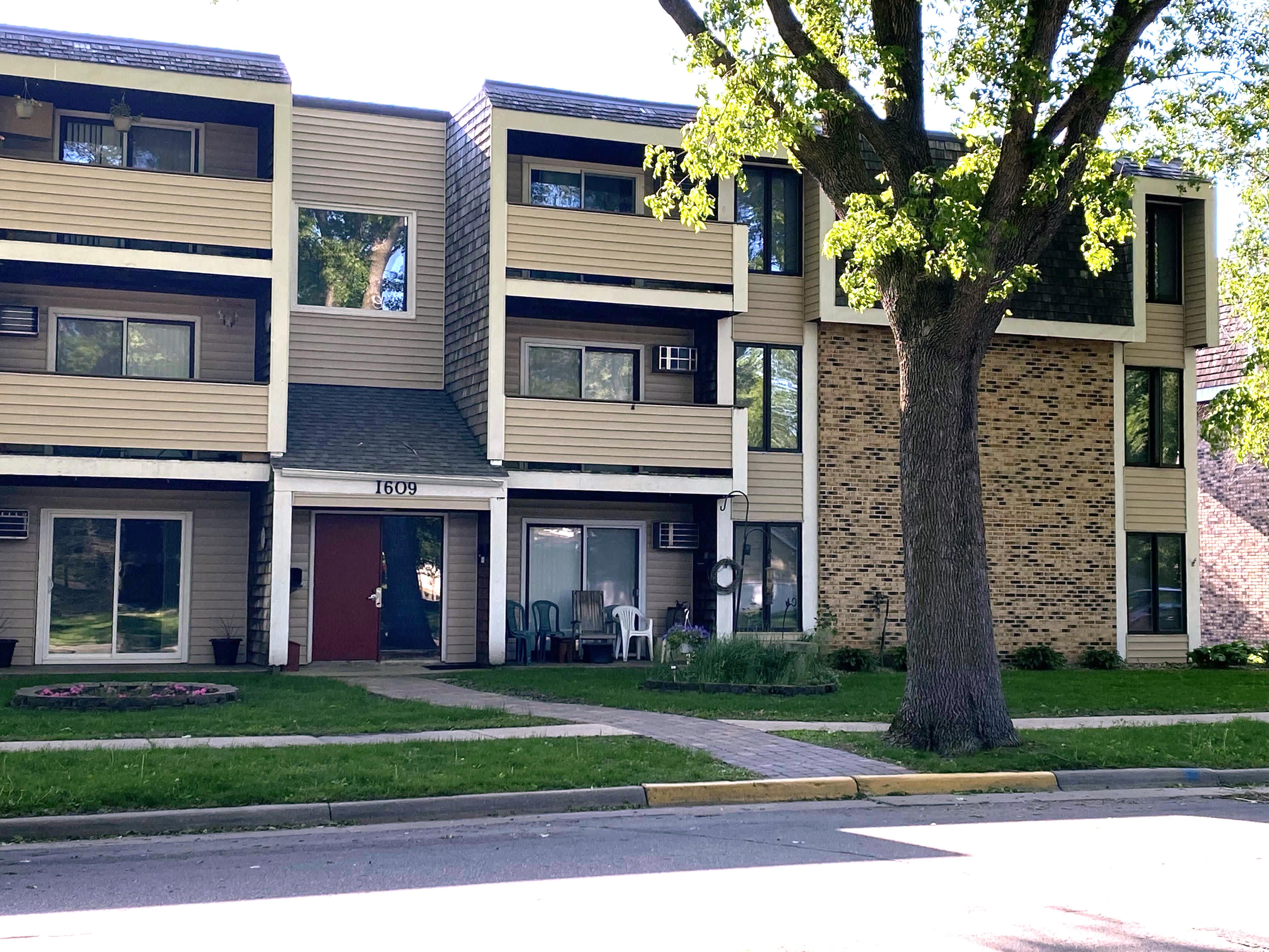 1701 5th St Sw – photo 1 of 4