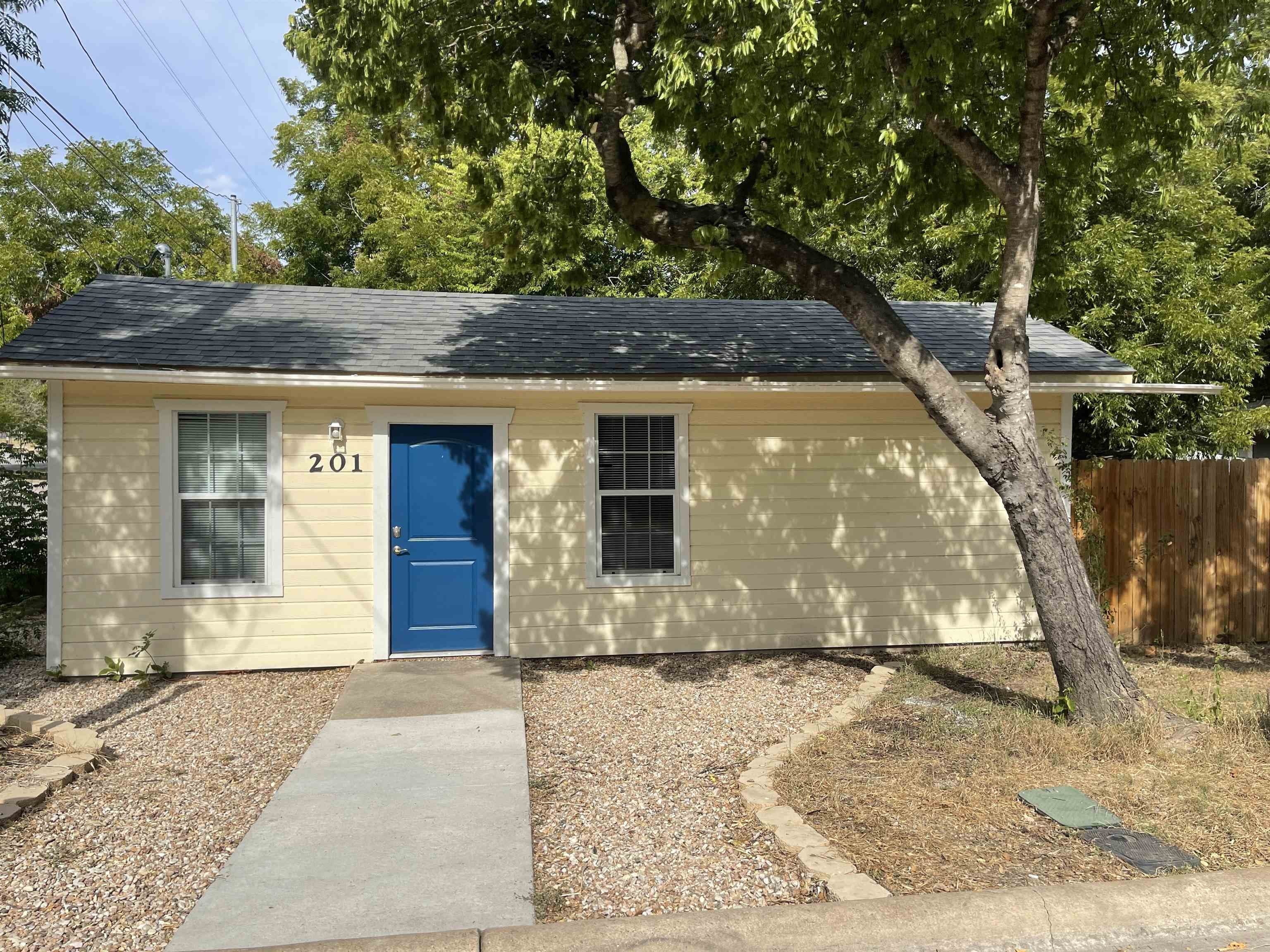 201 S Rhomberg Street – photo 1 of 7