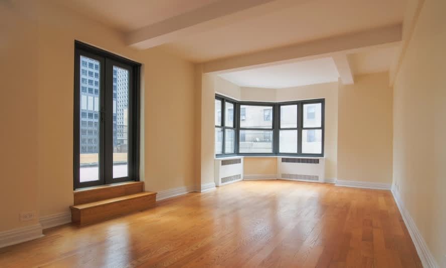 143 E 56th St – photo 1