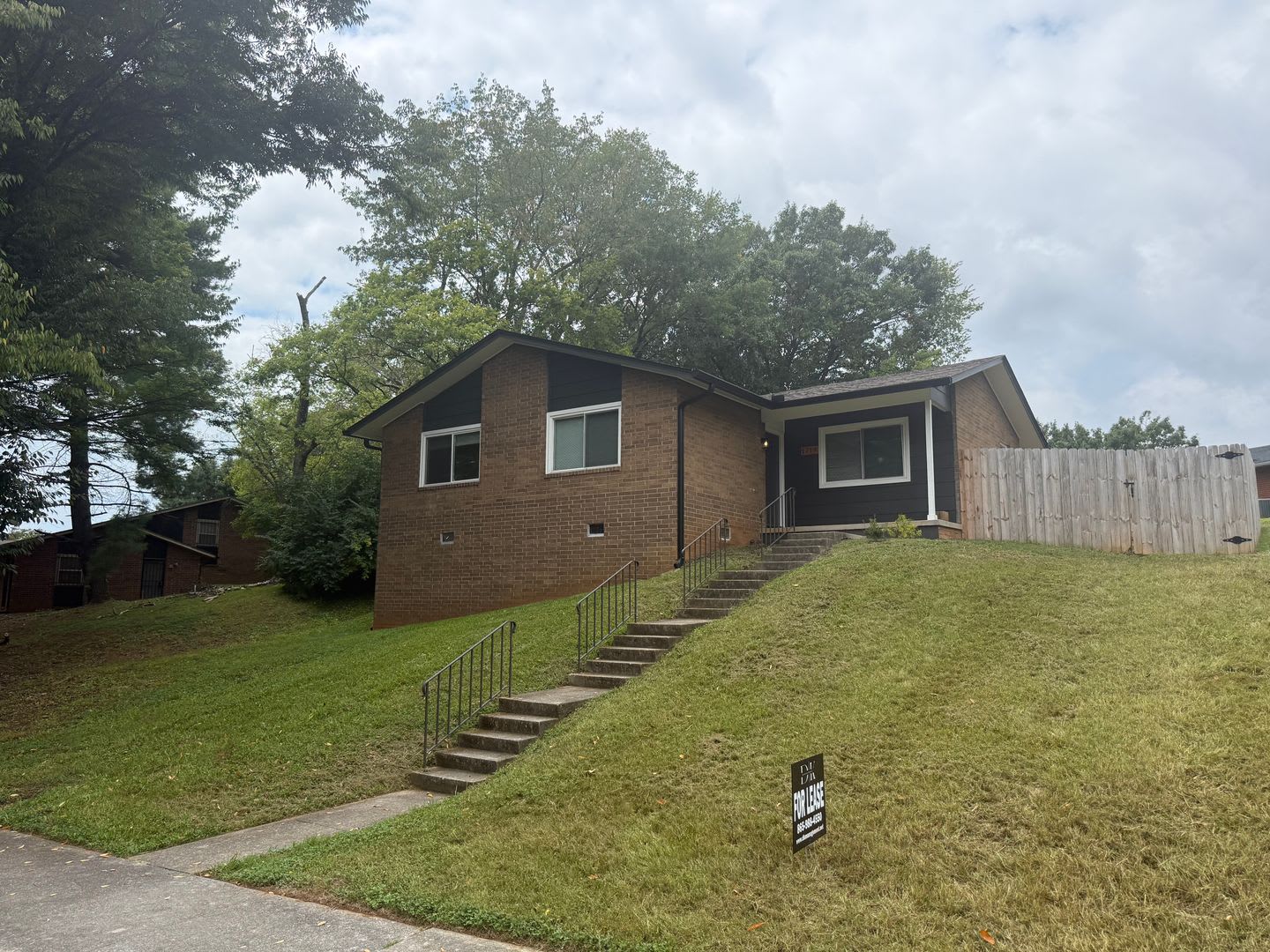 Charming Downtown Knoxville Living at 1719 Hazen Street! – photo 1