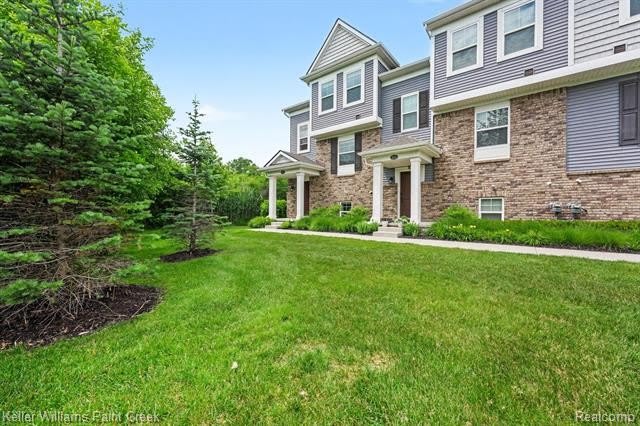 4923 Treeside Lane – photo 1 of 21