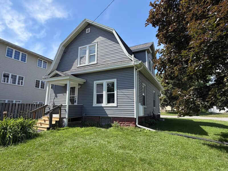 3202 Lincoln Way – photo 1 of 281
