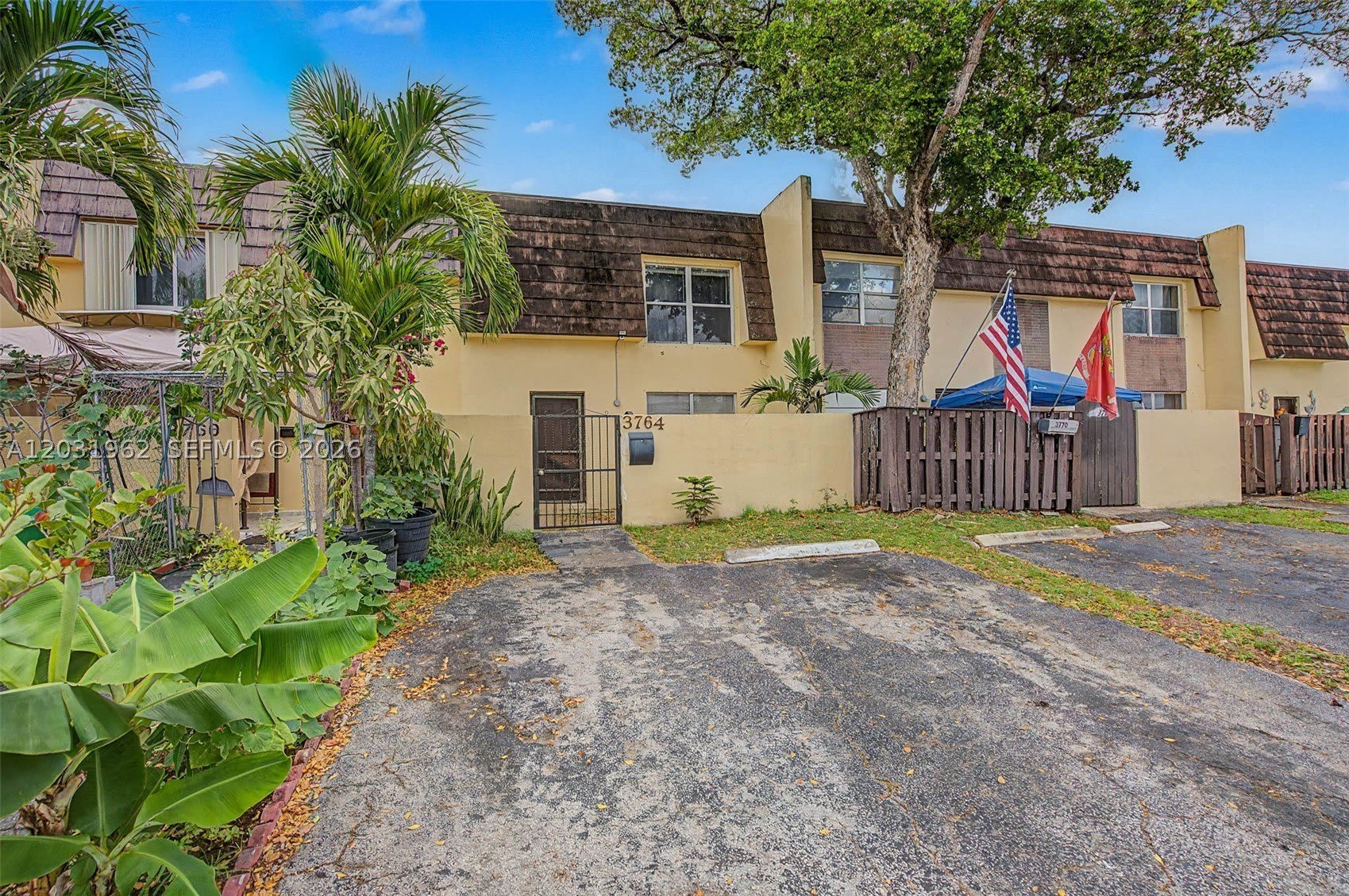 3764 SW 60th Ter – photo 1 of 28