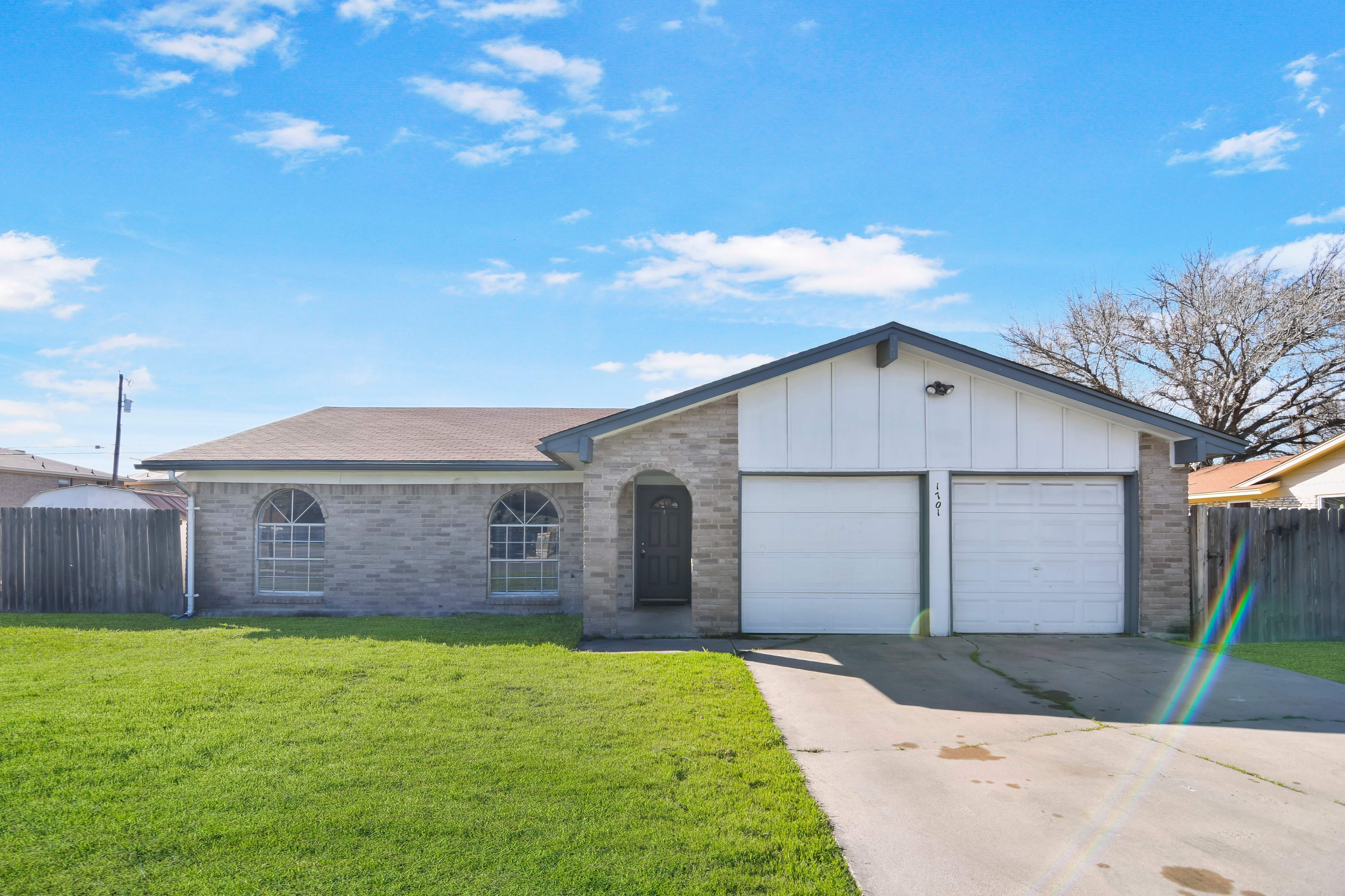 1701 Hill St – photo 1
