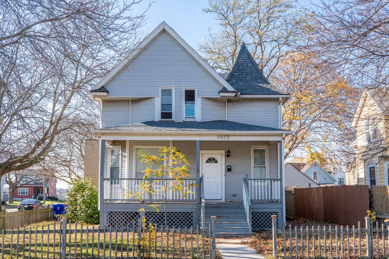 Spacious 4 Bedroom 2 Full Bath in Kenosha! – photo 1