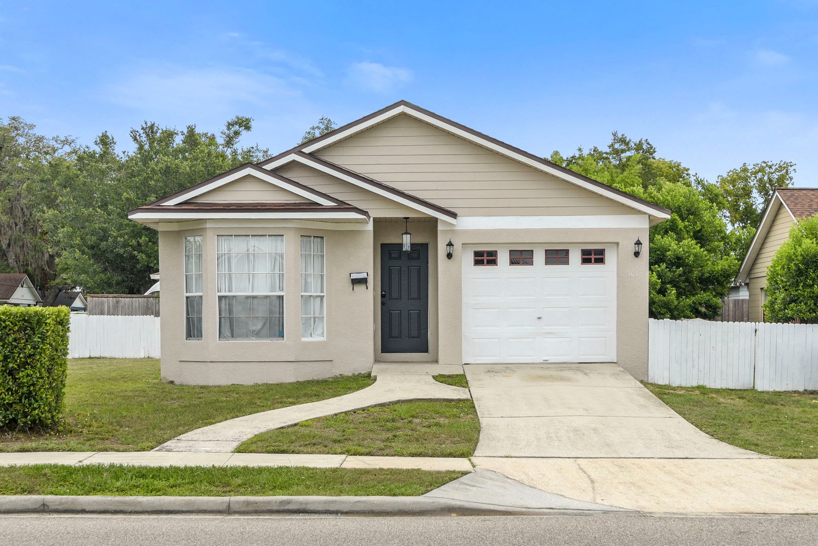 Winter Park 3 Bedroom Steps To Shopping Dining – photo 1 of 327