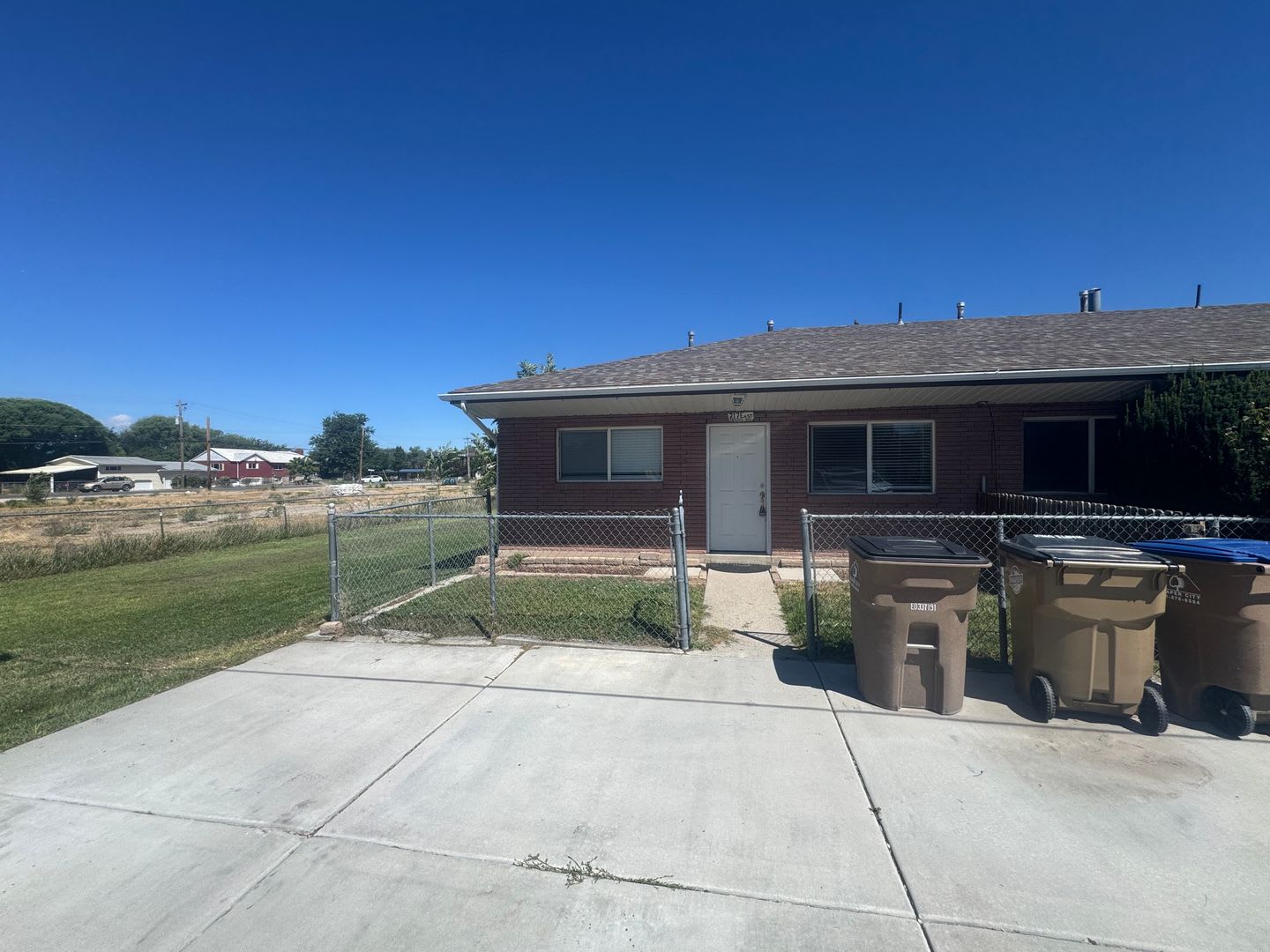 Draper apartment for rent! – photo 1 of 8