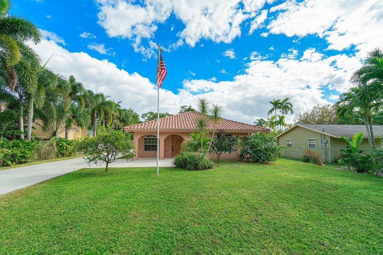 5592 1st Road – photo 1