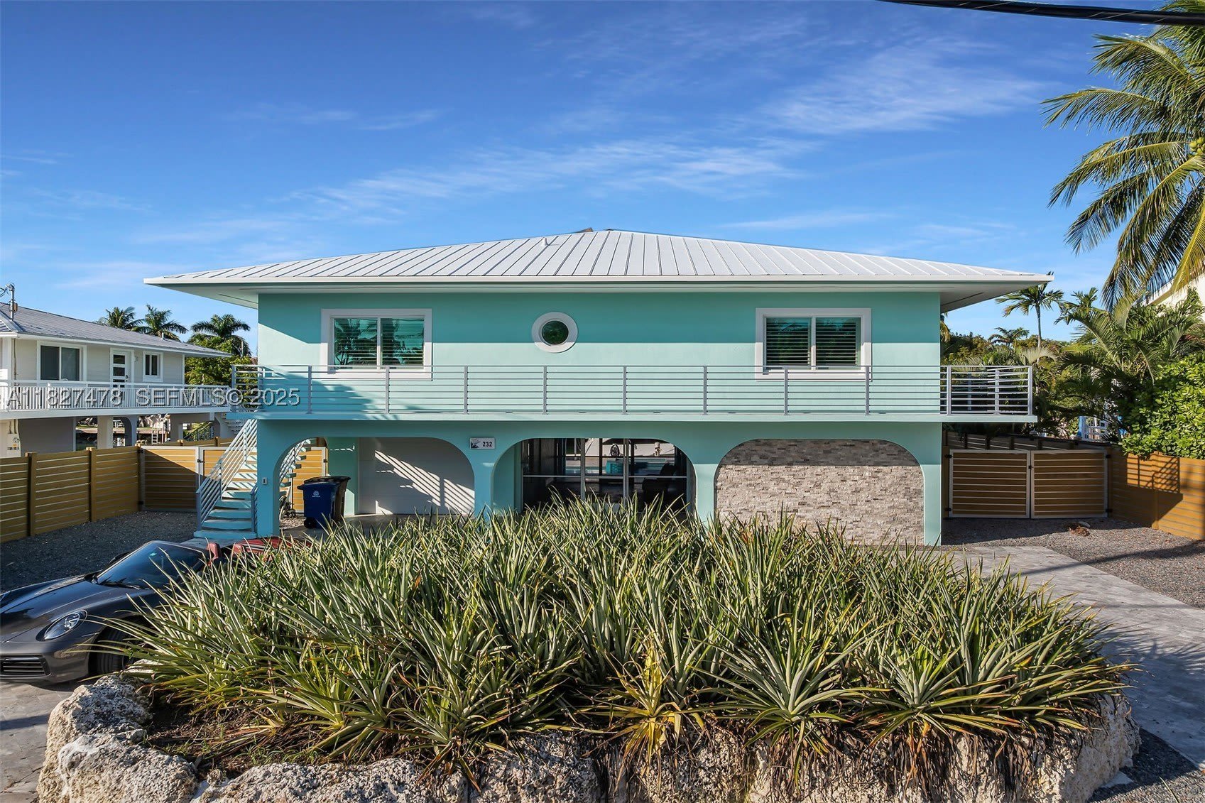 232 W Seaview Dr – photo 1 of 72