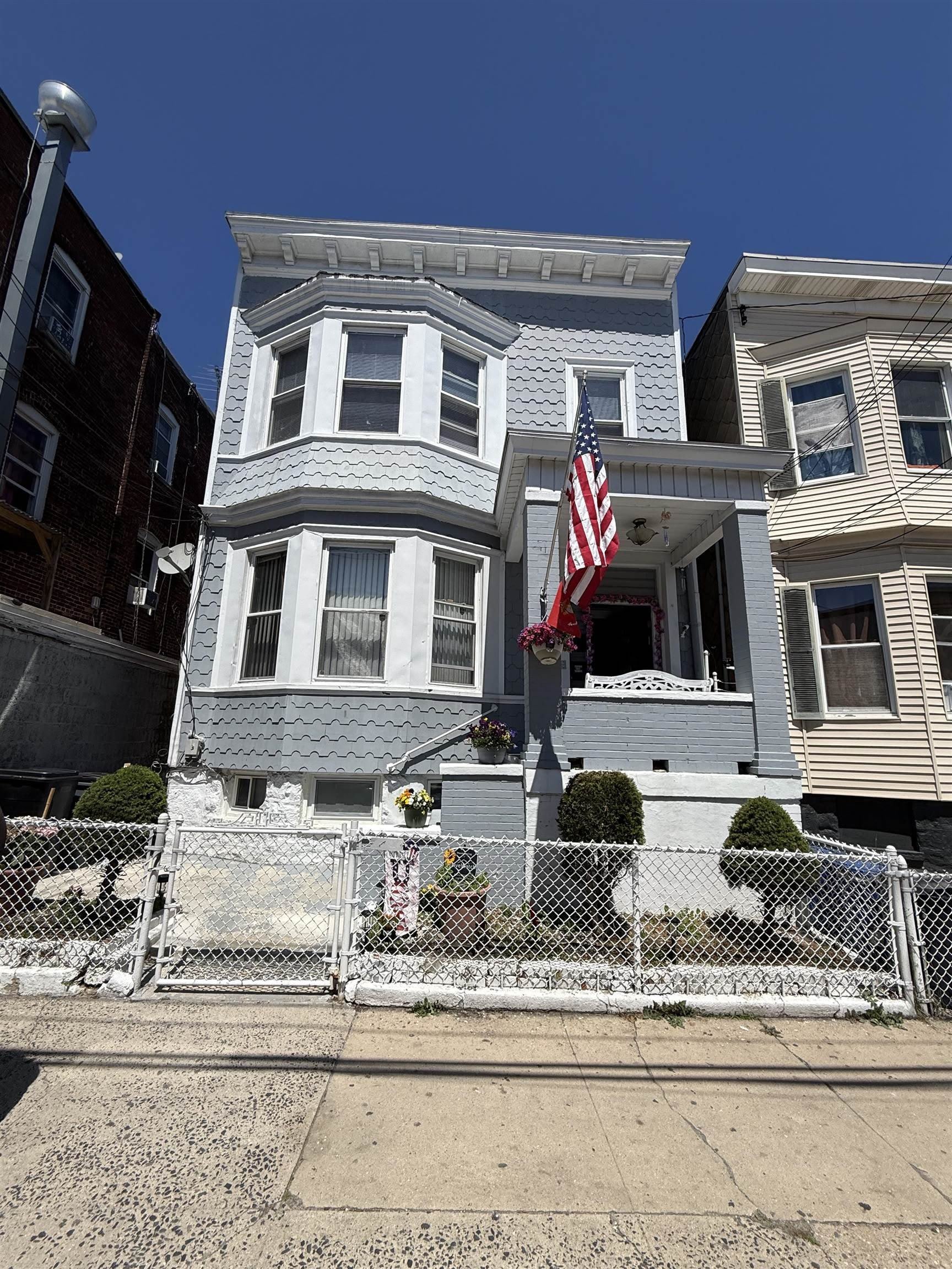 406 67TH ST – photo 1