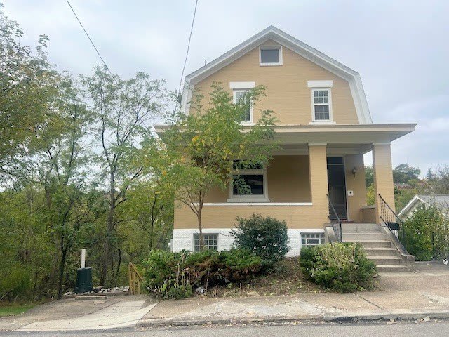 358 Pointview Rd – photo 1 of 12