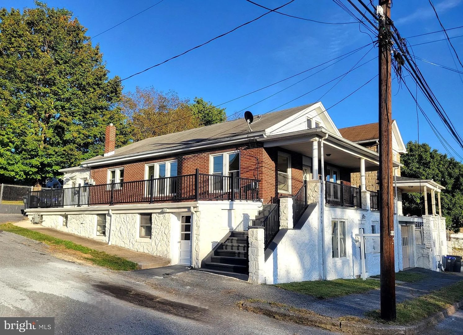 317 S 4th St – photo 1 of 14