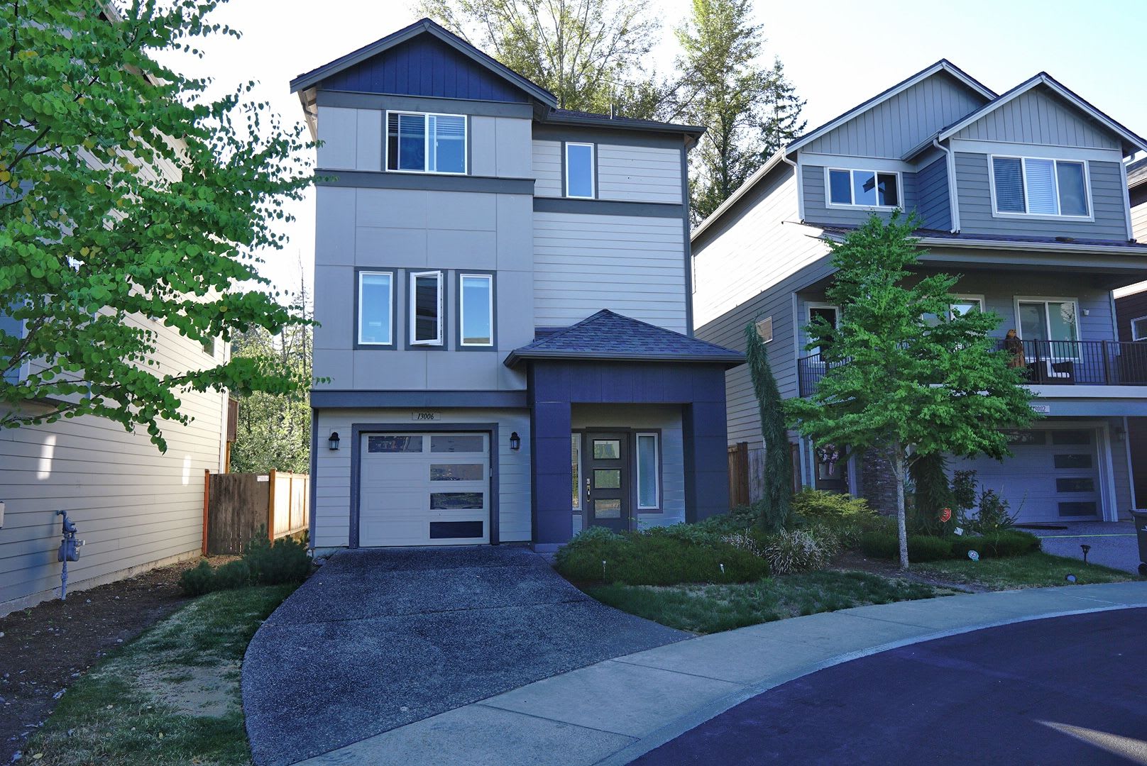 Spacious 4 Bedroom home in North Lynnwood/South Everett – photo 1 of 26